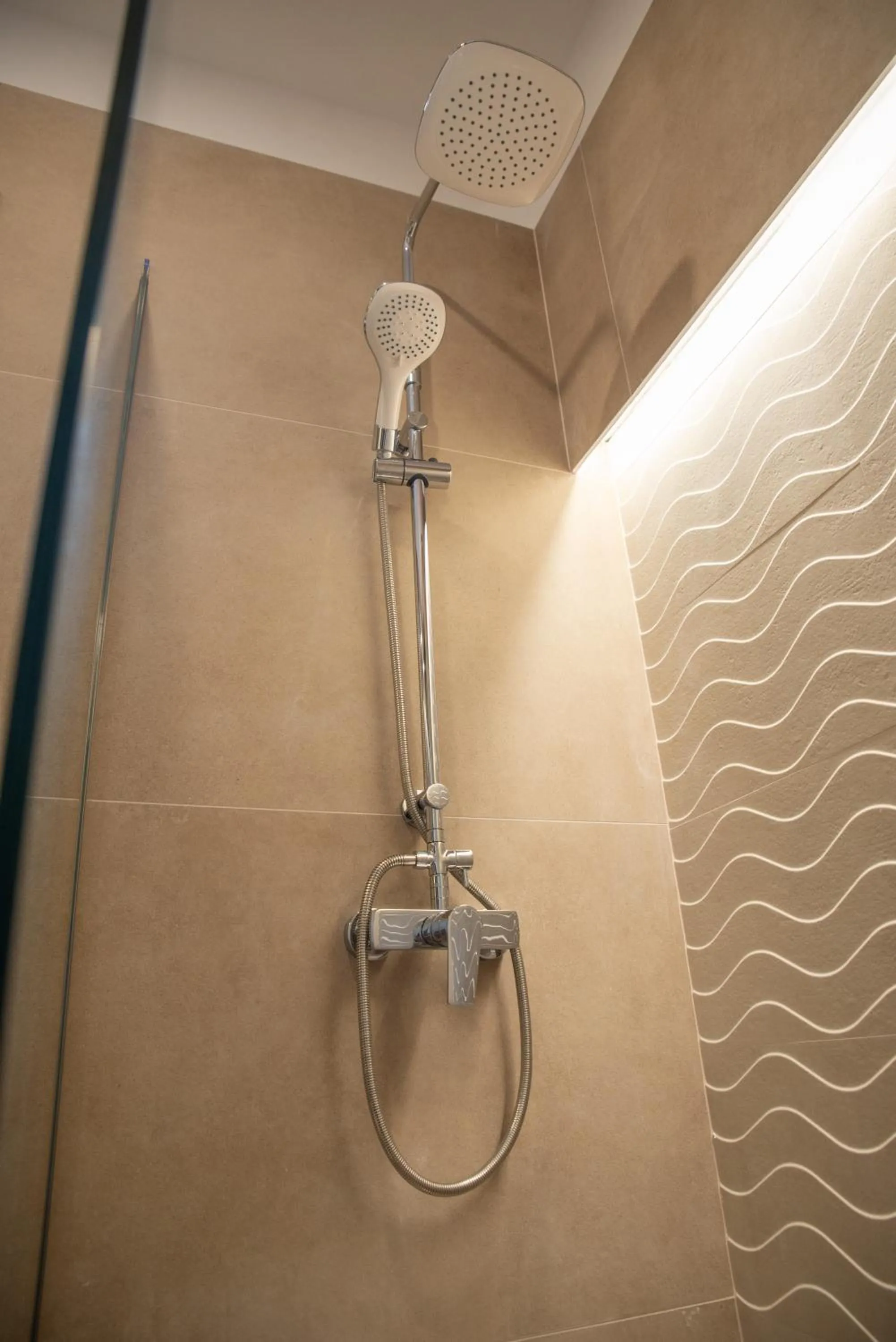 Shower in Hotel Cleopatra