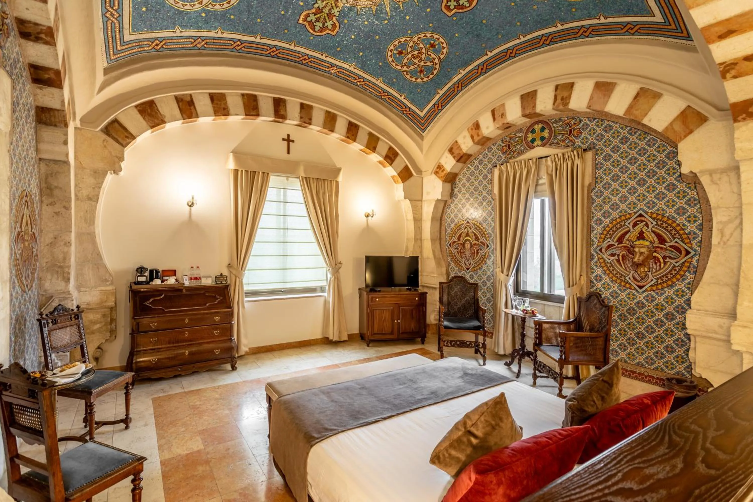 Bed in Notre Dame of Jerusalem Center