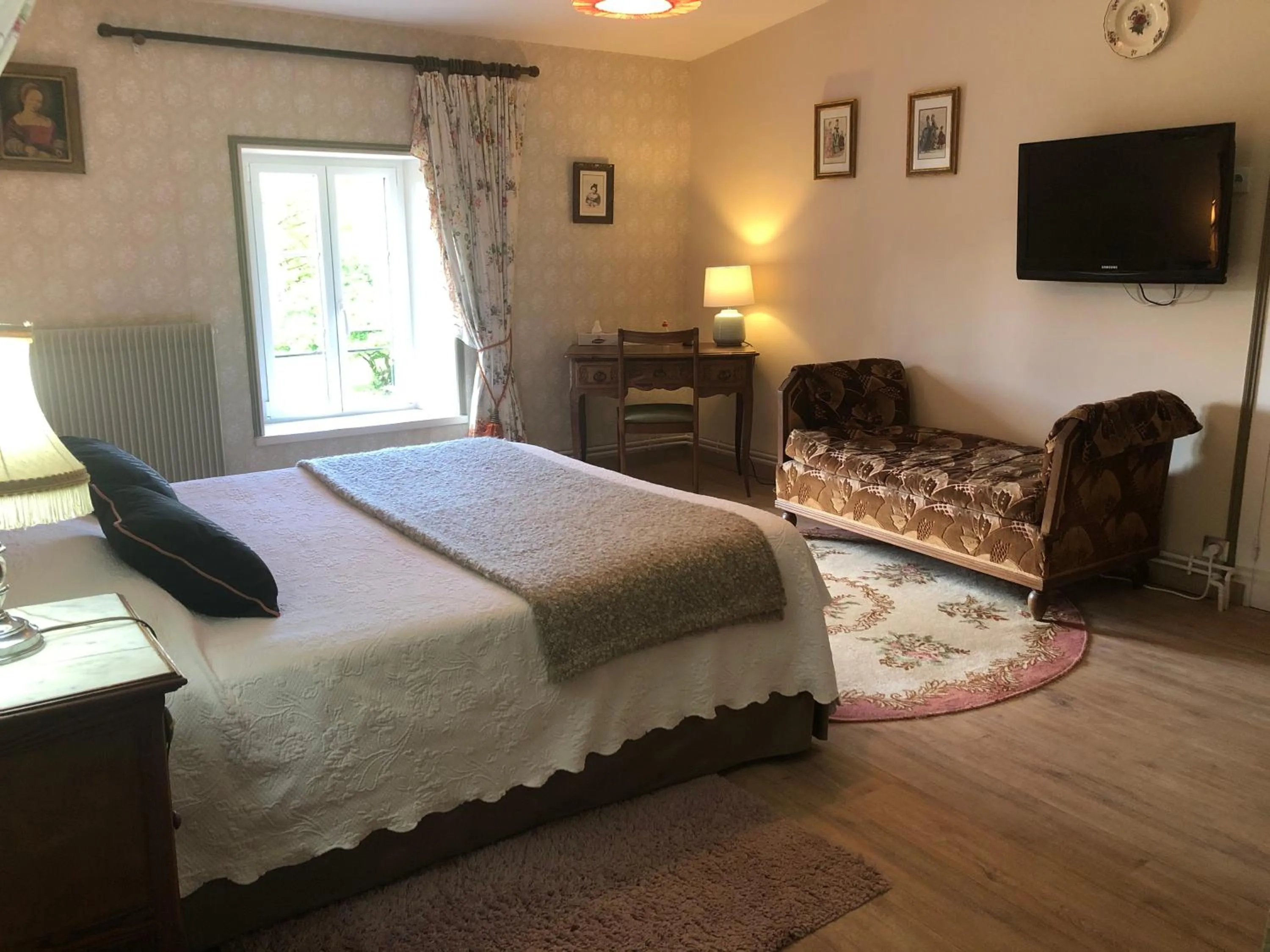 TV and multimedia, Bed in Le Logis de Vallans