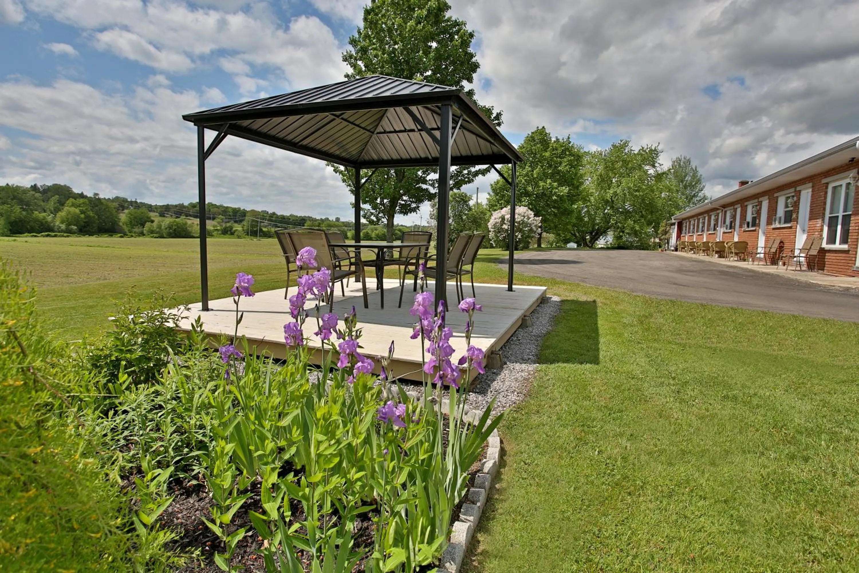 Garden view in Motel Exquise