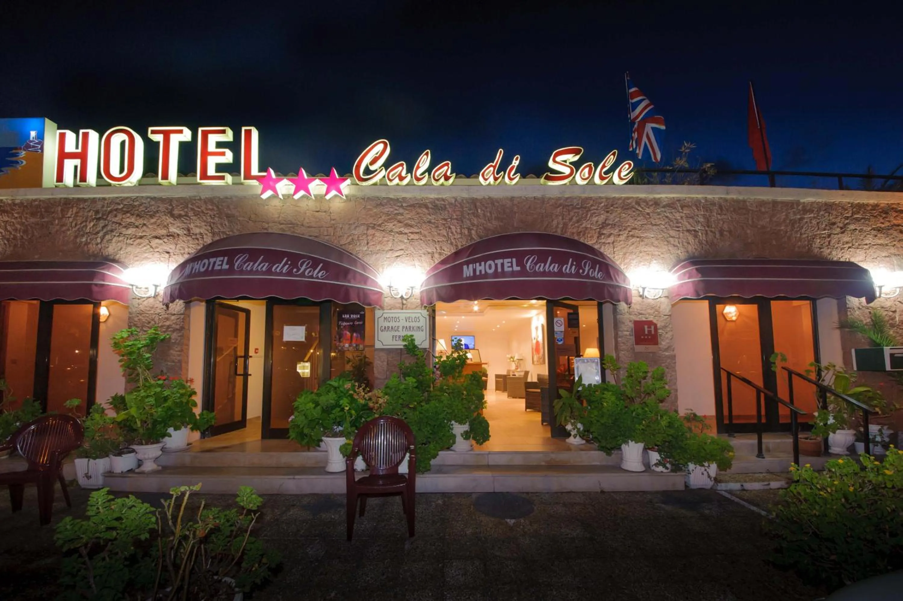 Facade/entrance in Hotel et Résidence Cala di sole