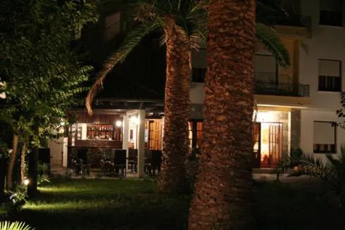 Garden in Vicky Rooms & Apartments