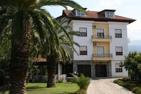 Facade/entrance in Vicky Rooms & Apartments