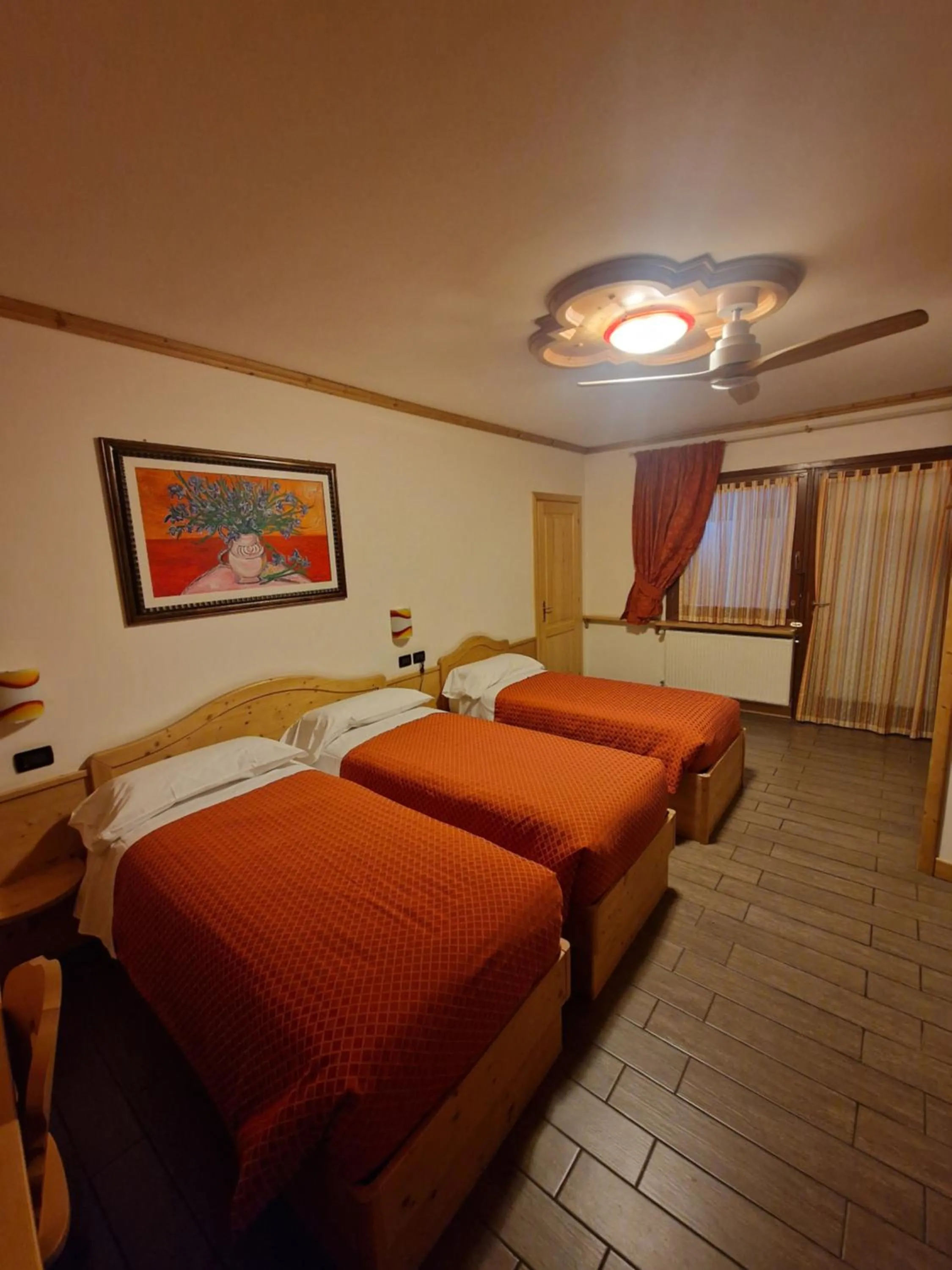 Bedroom, Bed in Hotel Raibl e Appartamenti