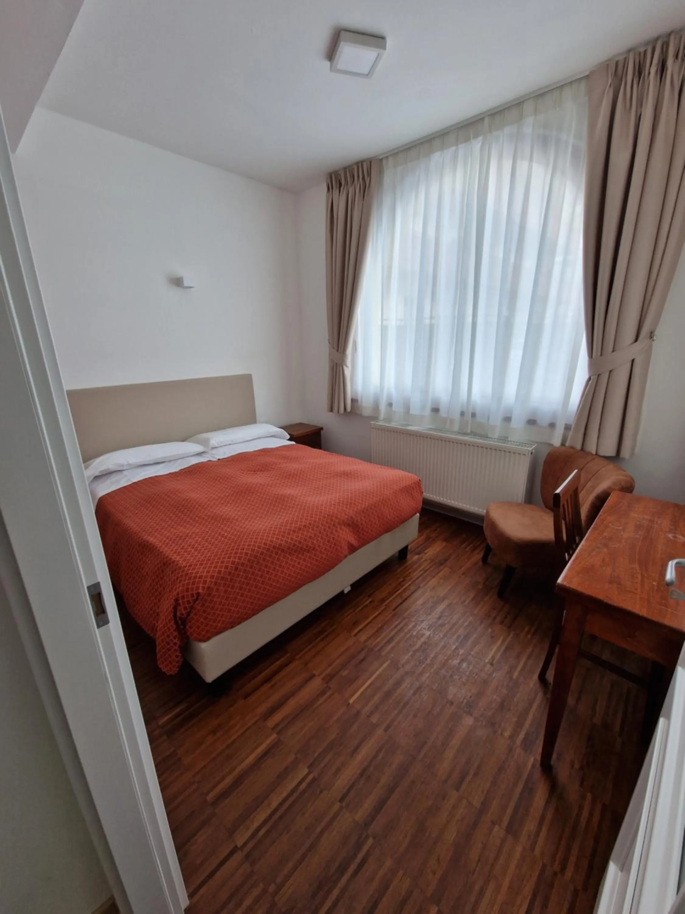 Bedroom, Bed in Hotel Raibl e Appartamenti
