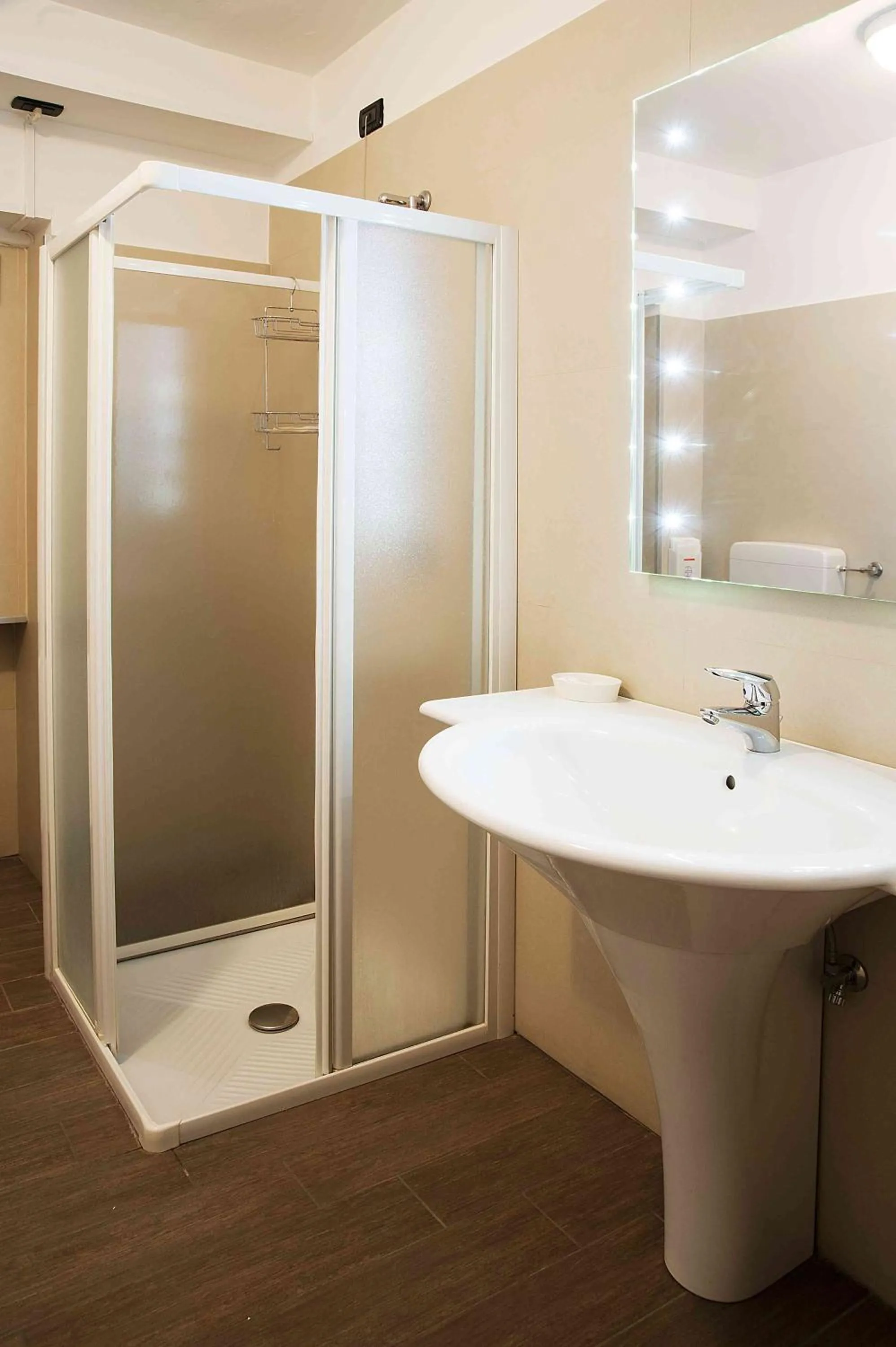 Bathroom in Hotel Raibl e Appartamenti