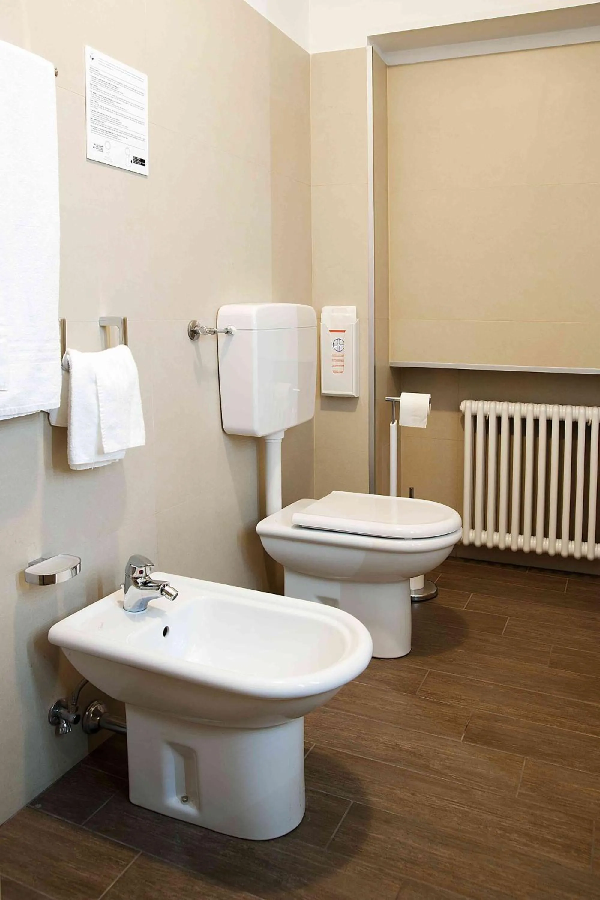 Bathroom in Hotel Raibl e Appartamenti