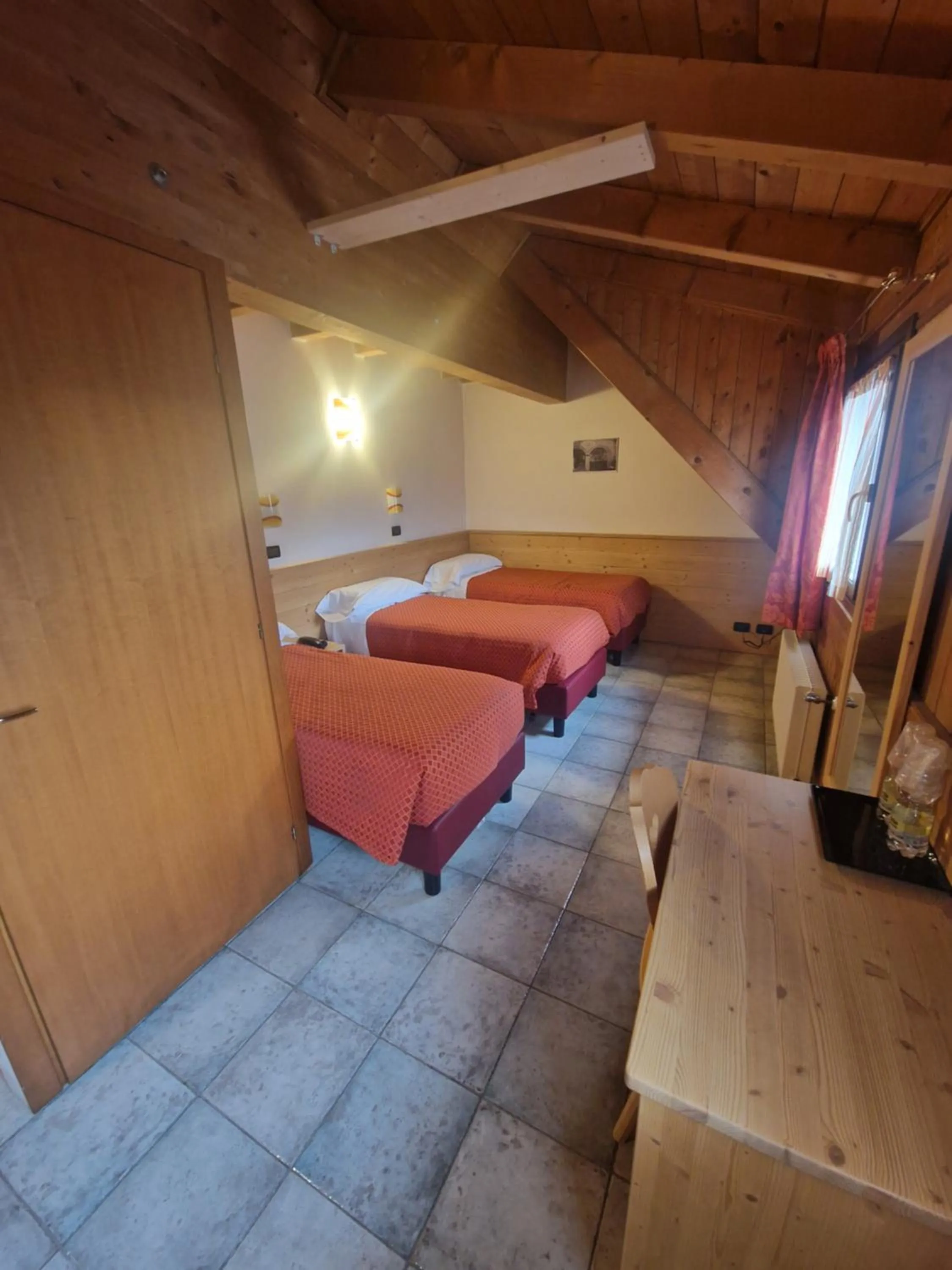 Bedroom, Bed in Hotel Raibl e Appartamenti