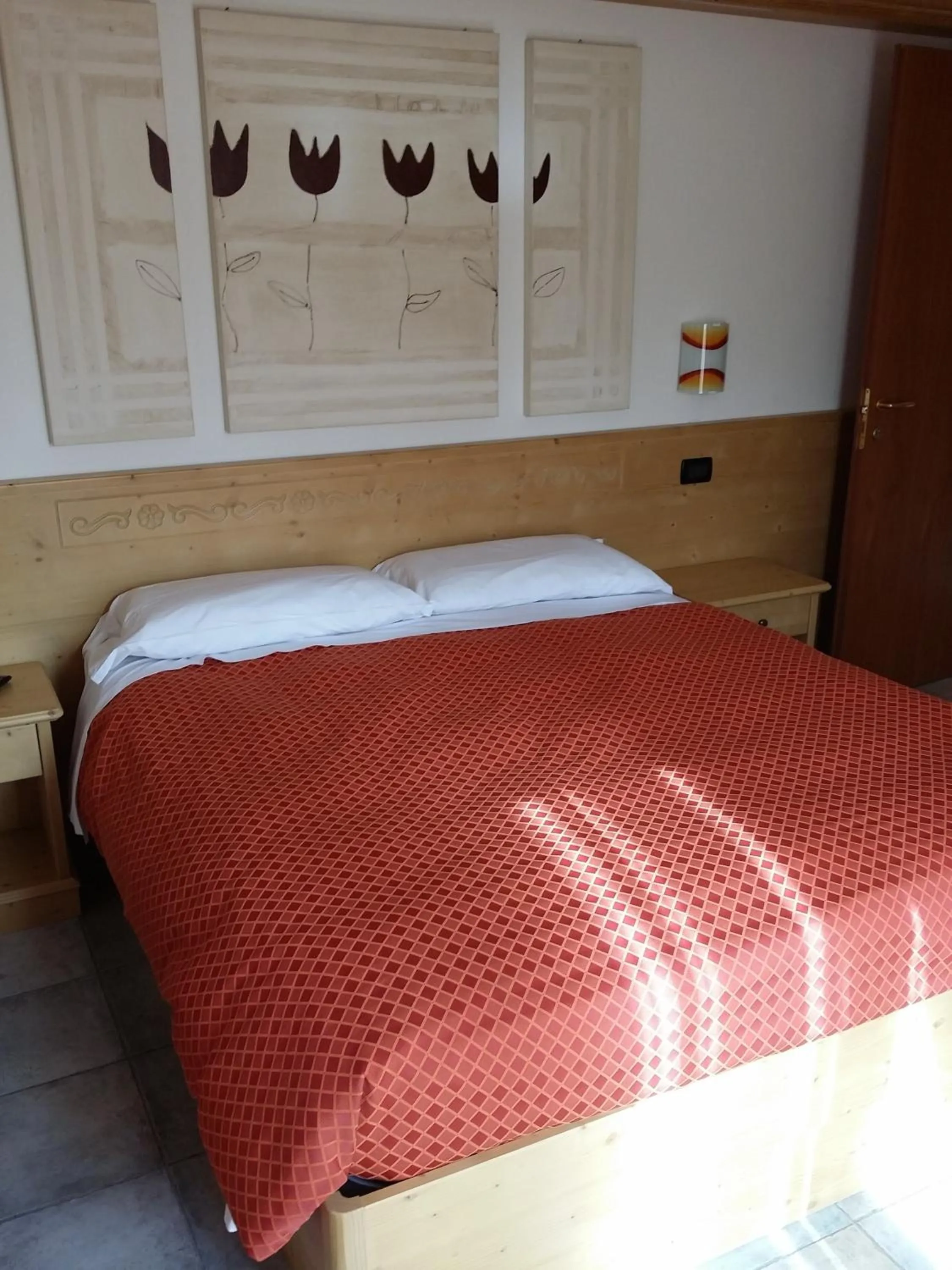 Bedroom, Bed in Hotel Raibl e Appartamenti