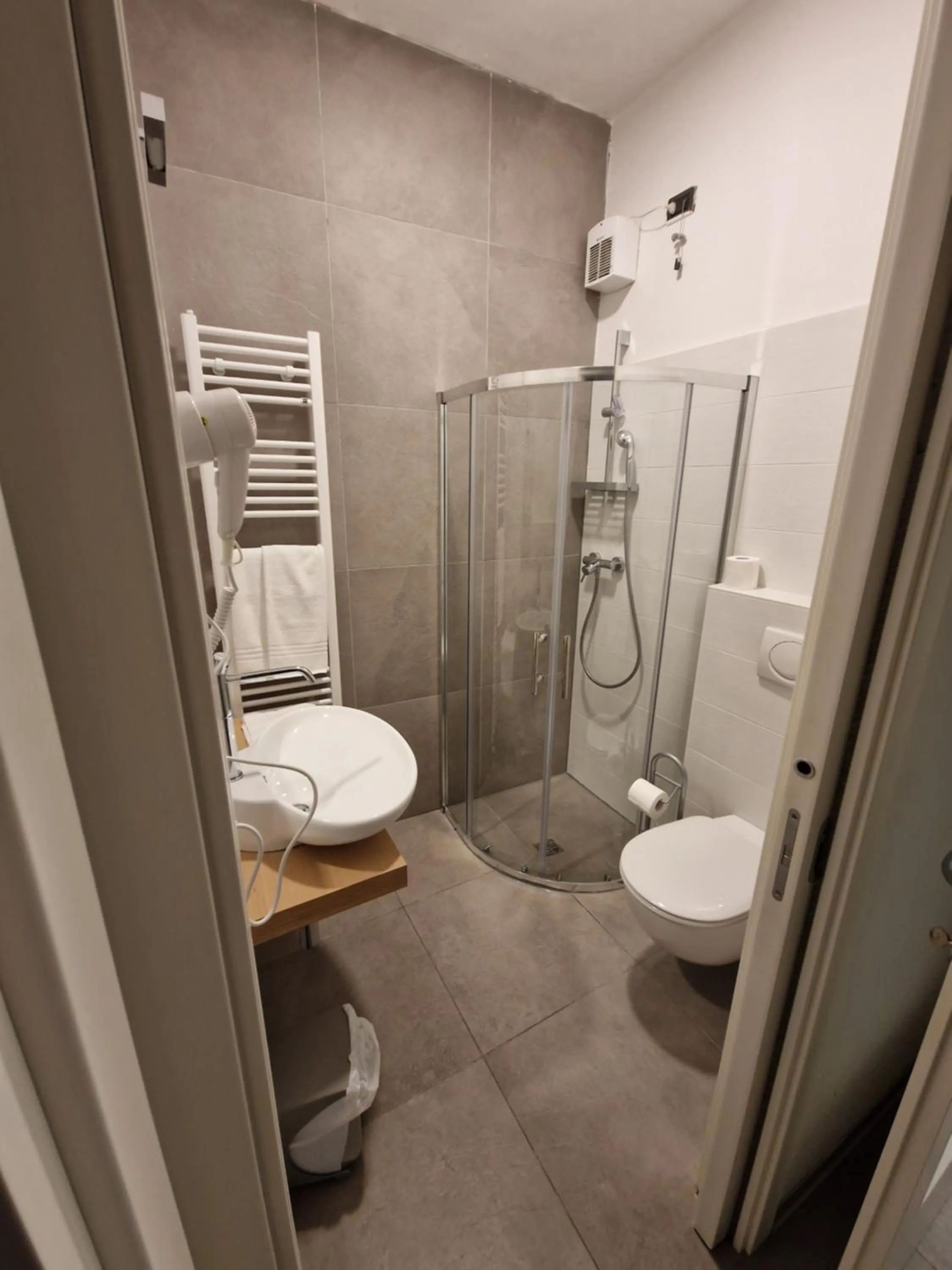 Bathroom in Hotel Raibl e Appartamenti