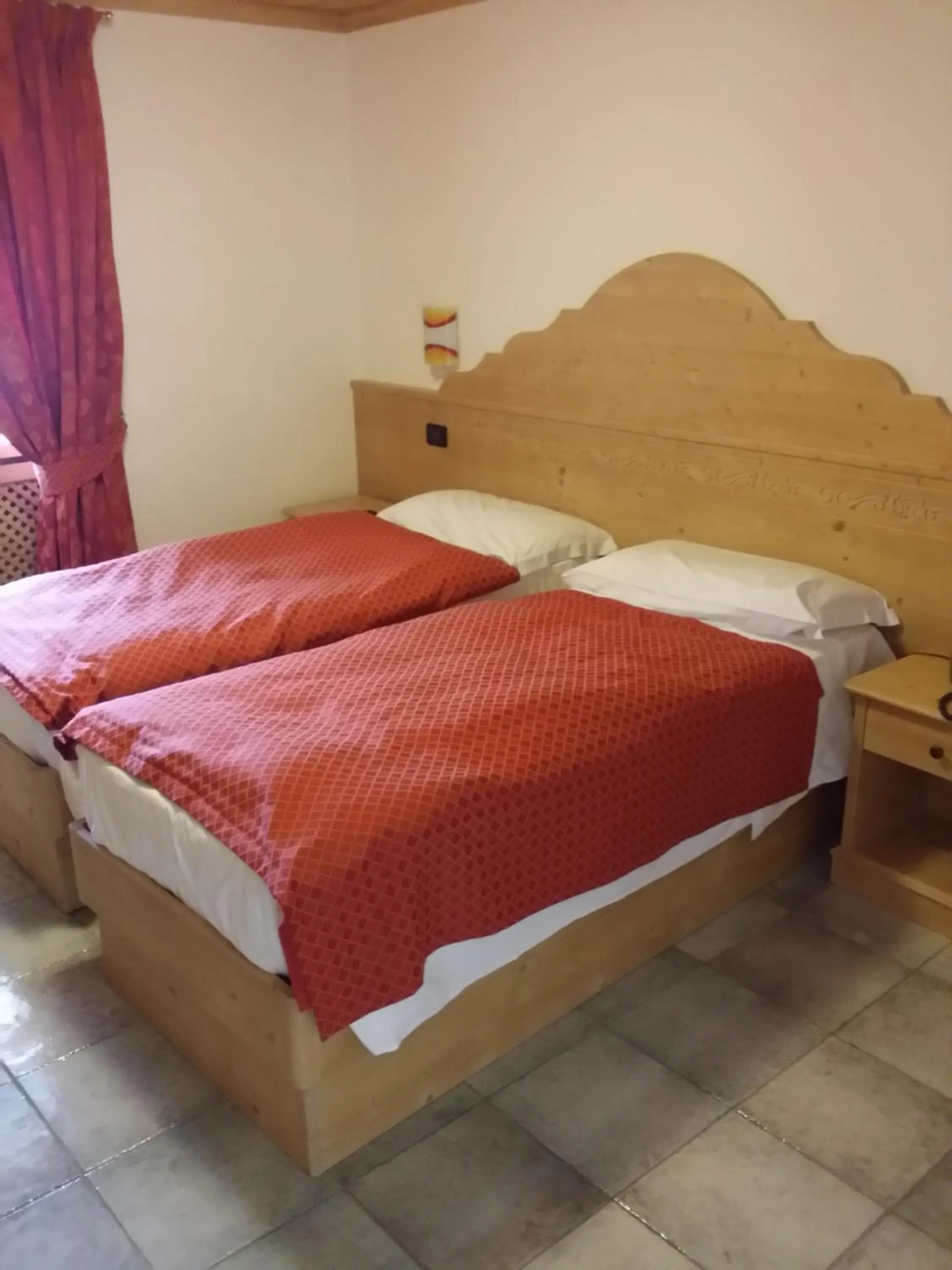 Bedroom, Bed in Hotel Raibl e Appartamenti
