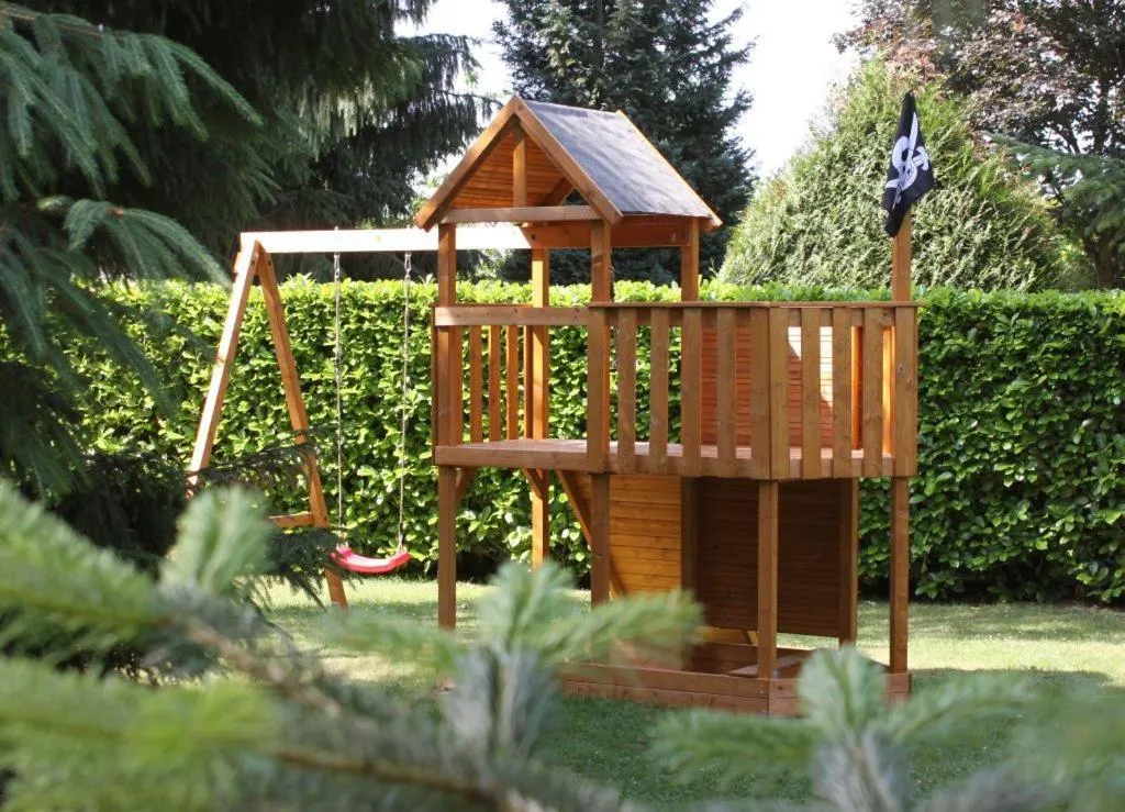 Children play ground in Meyer Appartments