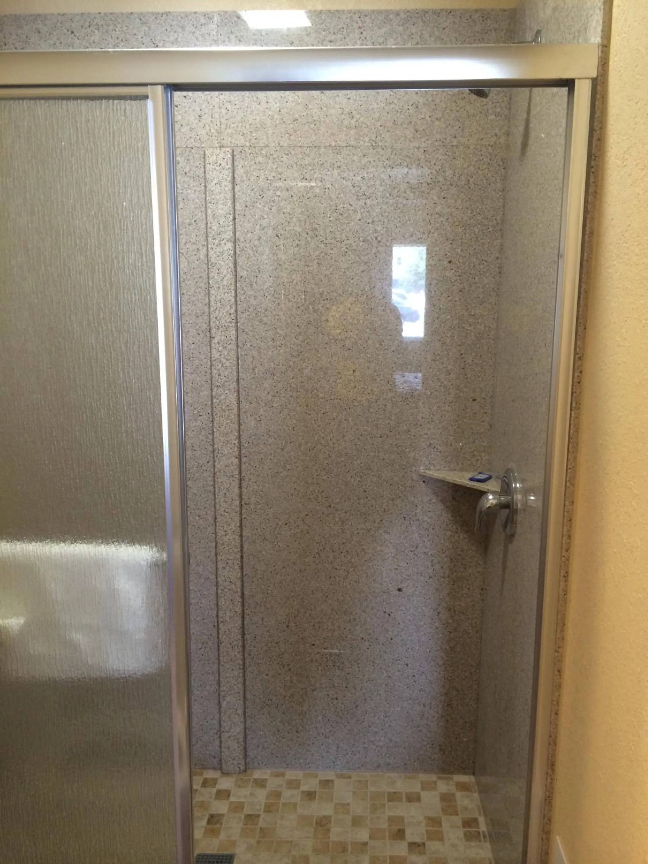 Shower in Newport News Inn