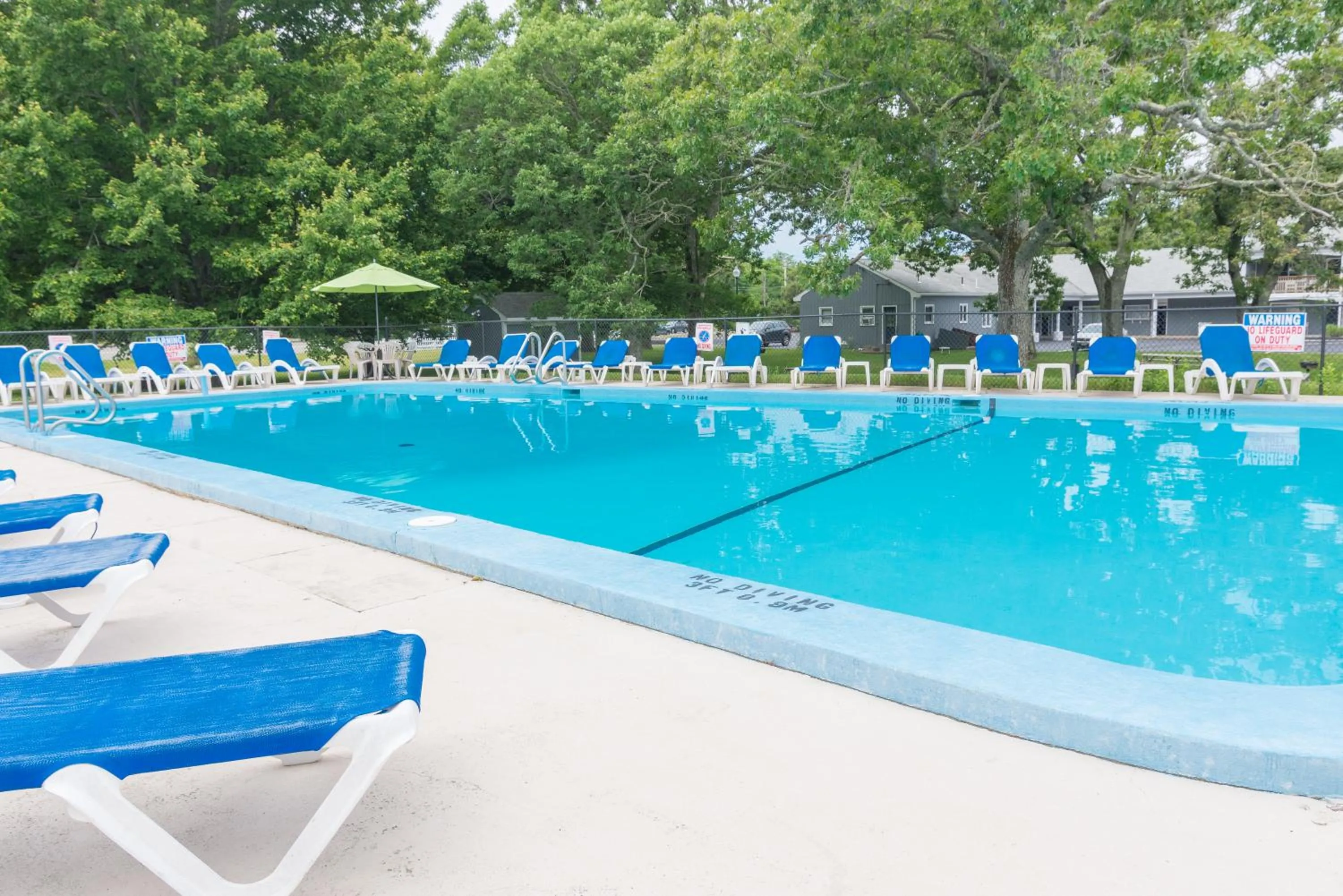 Swimming pool in Ocean Park Inn Cape Cod