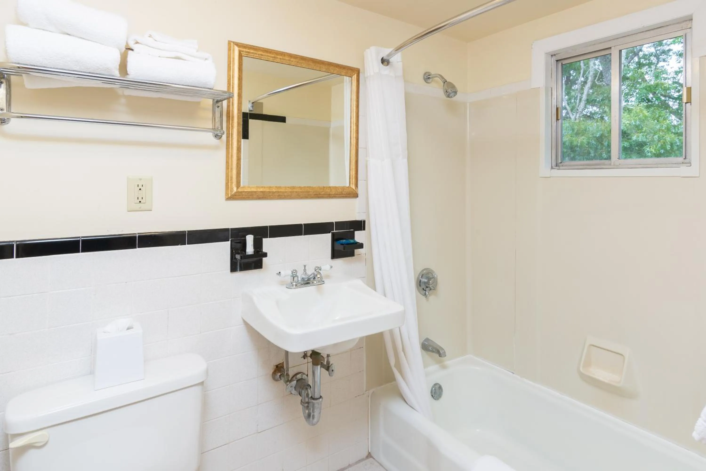 Bathroom in Ocean Park Inn Cape Cod