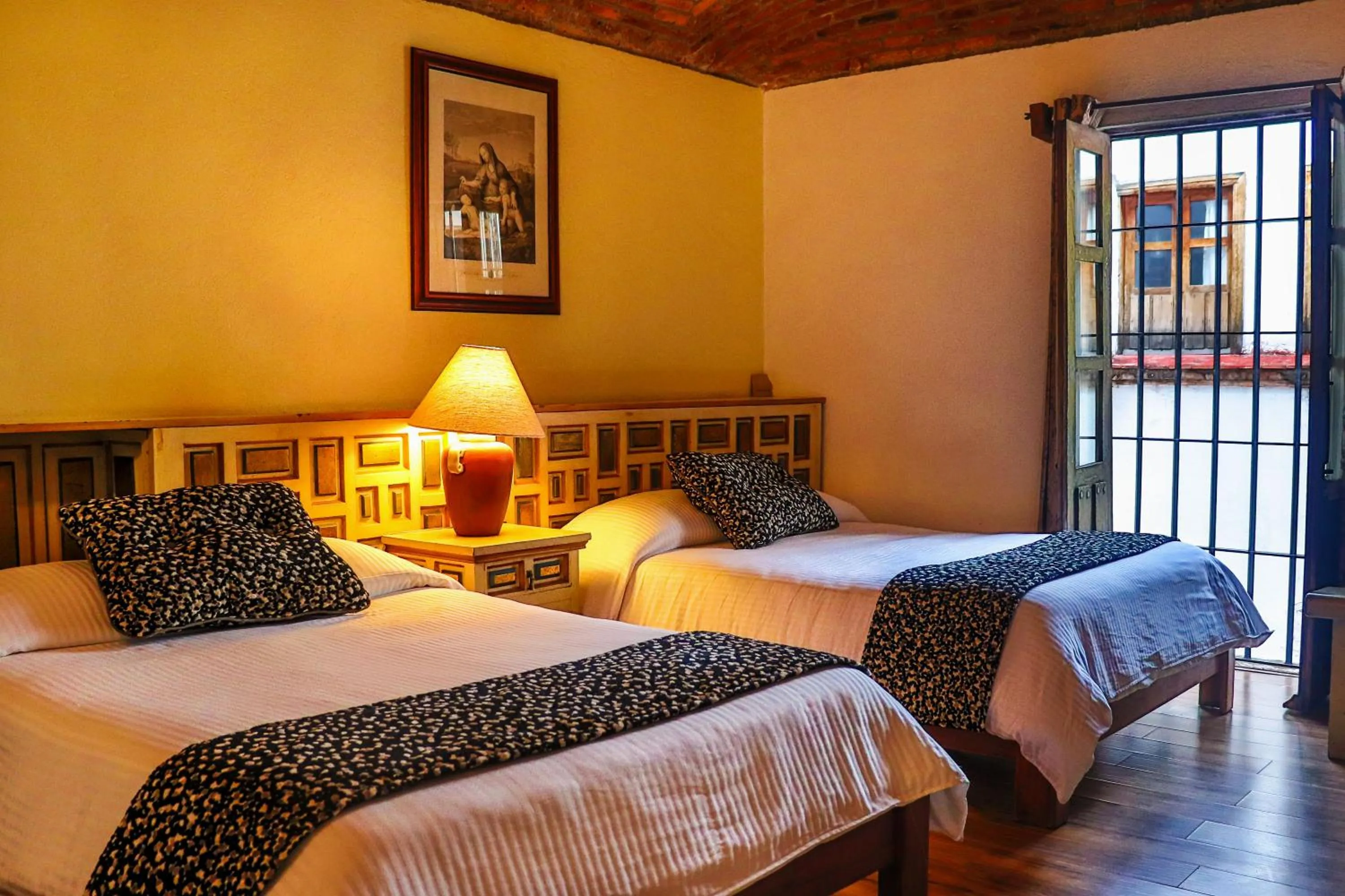 Photo of the whole room, Bed in Hosteria del Frayle