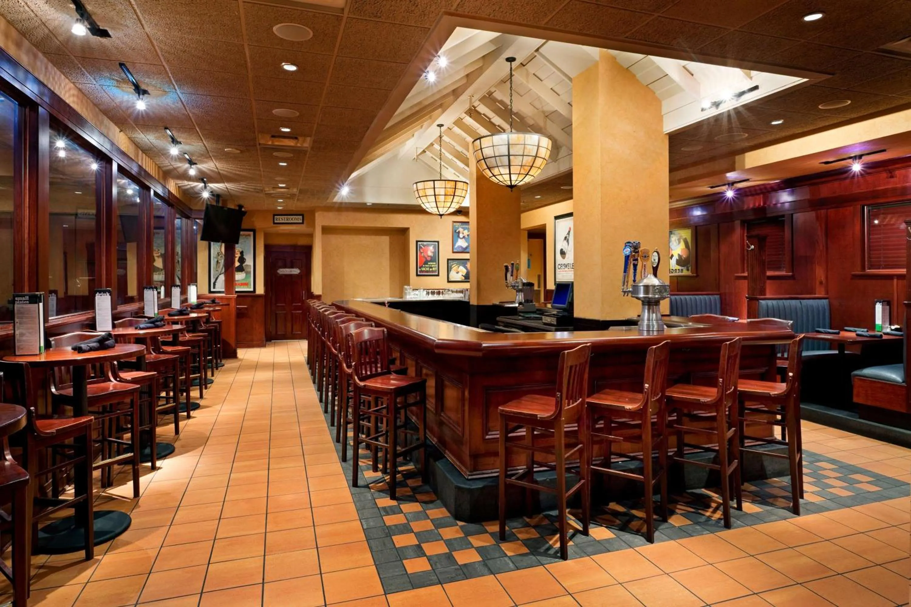 Restaurant/places to eat in Hotel Belvoir Springfield