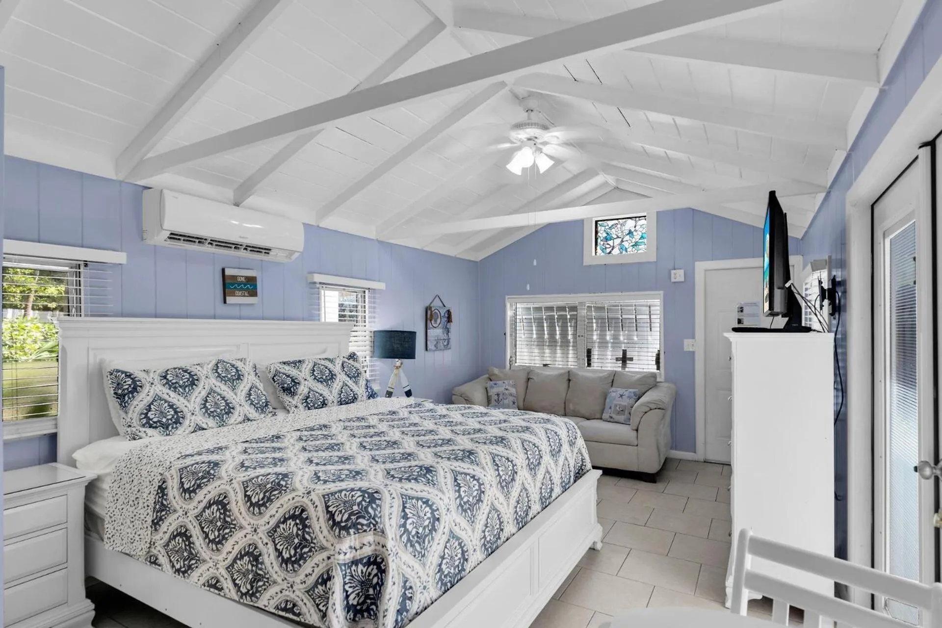 Bed in Tropical Cottages