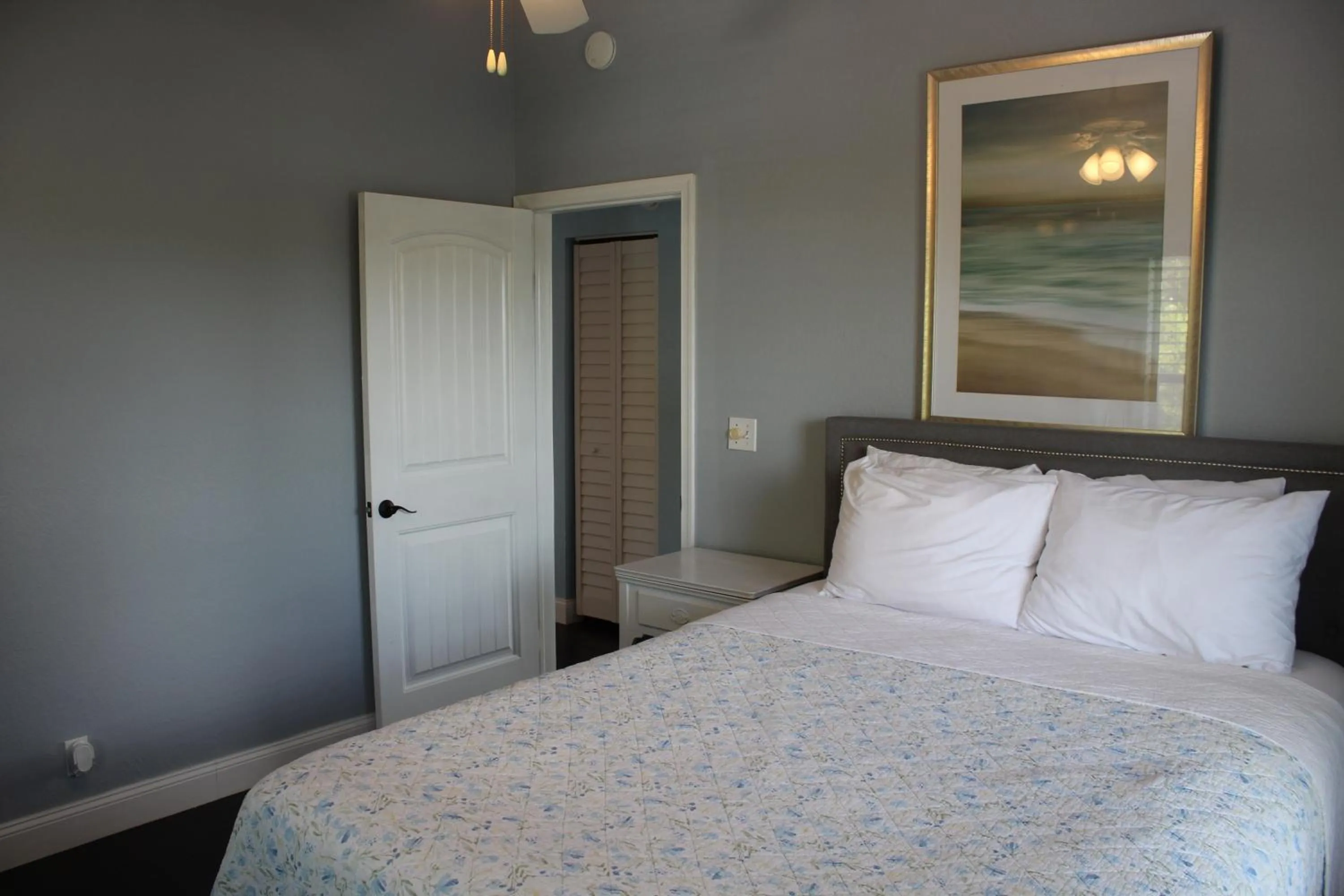 Bed in Tropical Cottages