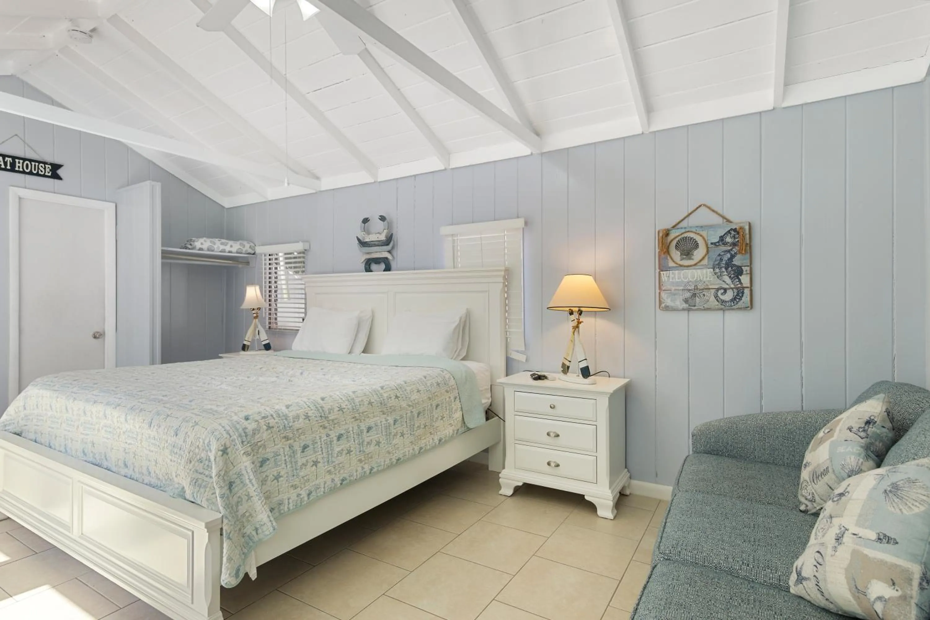 Bed in Tropical Cottages