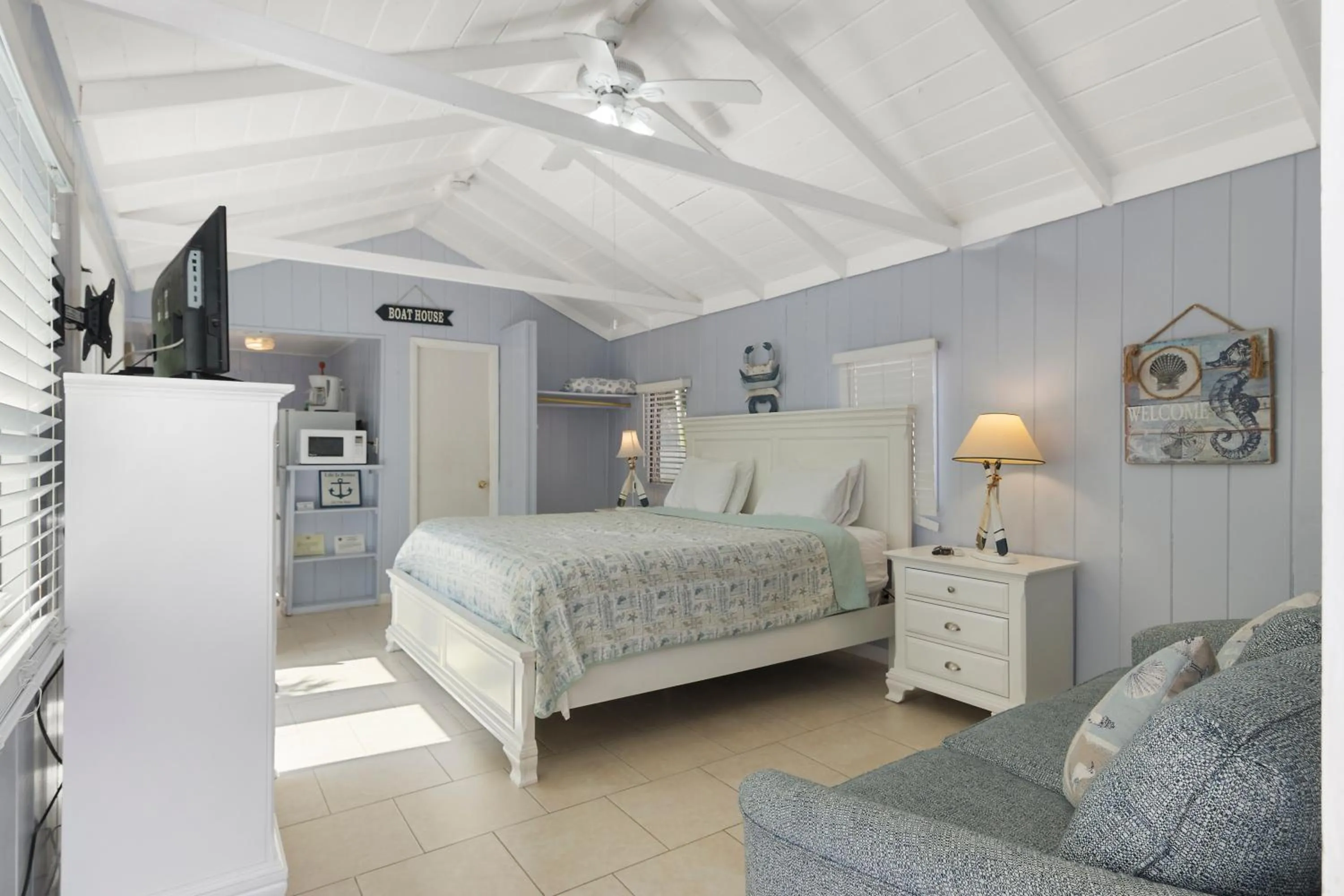 Bed in Tropical Cottages