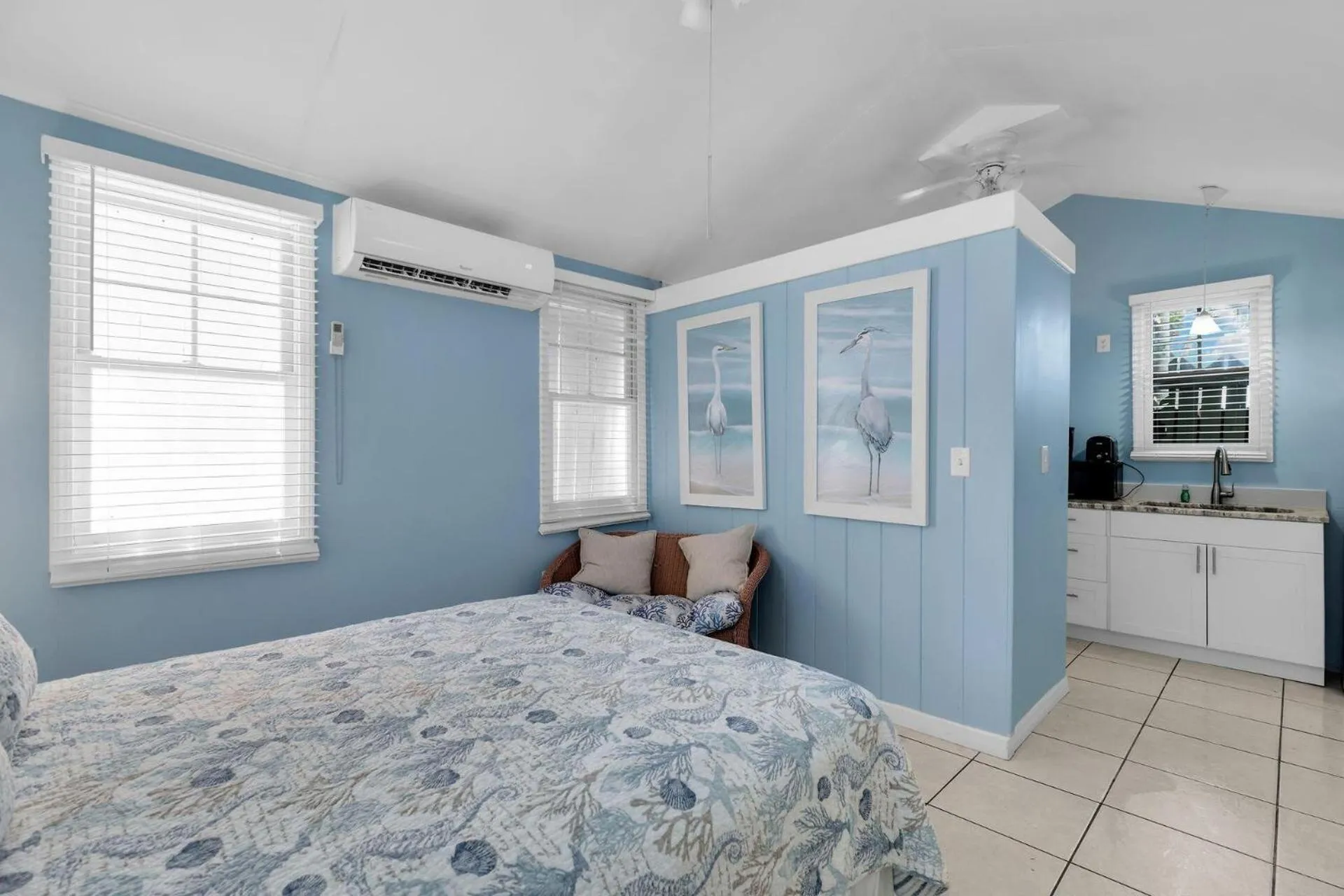 Bed in Tropical Cottages