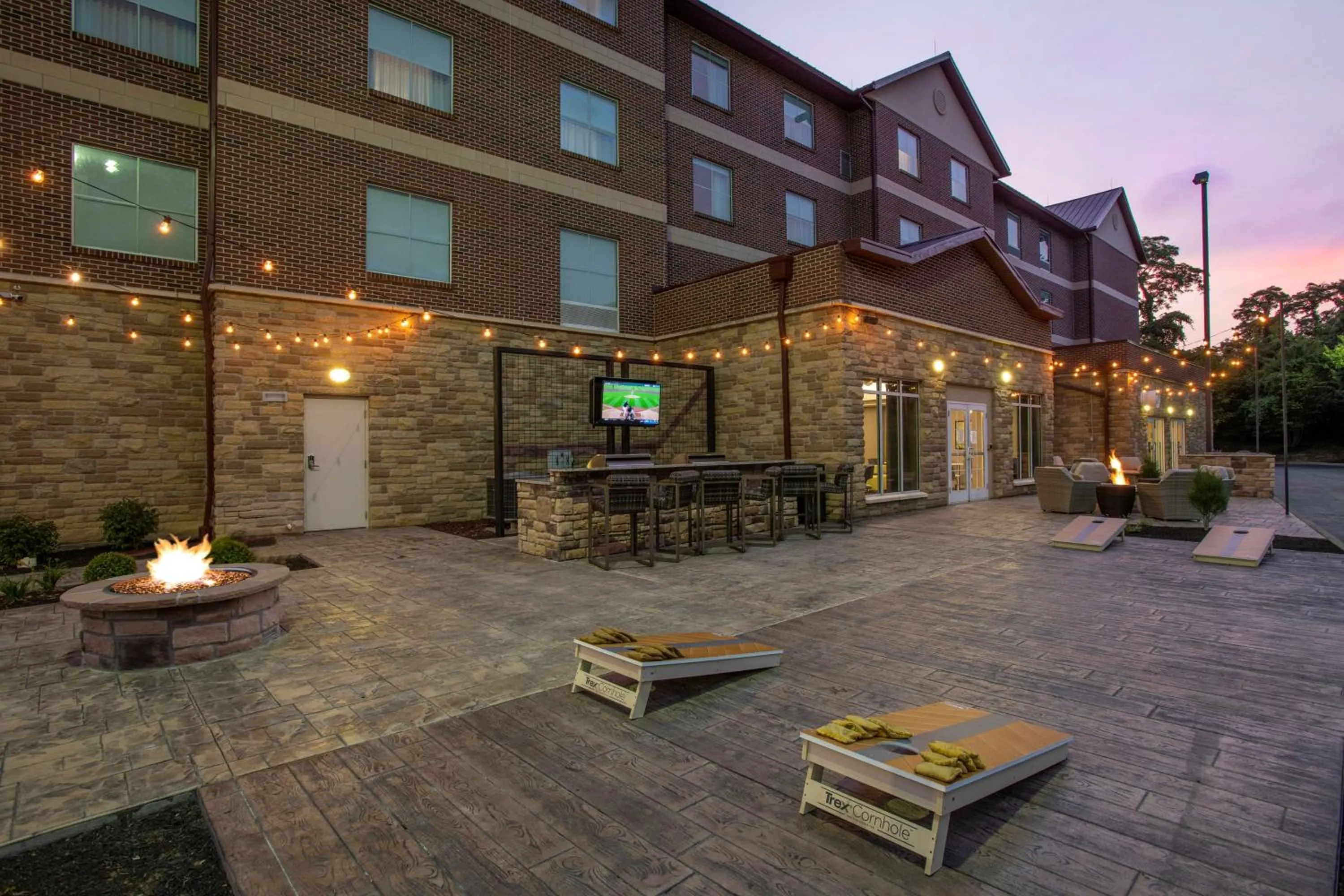 Patio in Homewood Suites Cincinnati Airport South-Florence