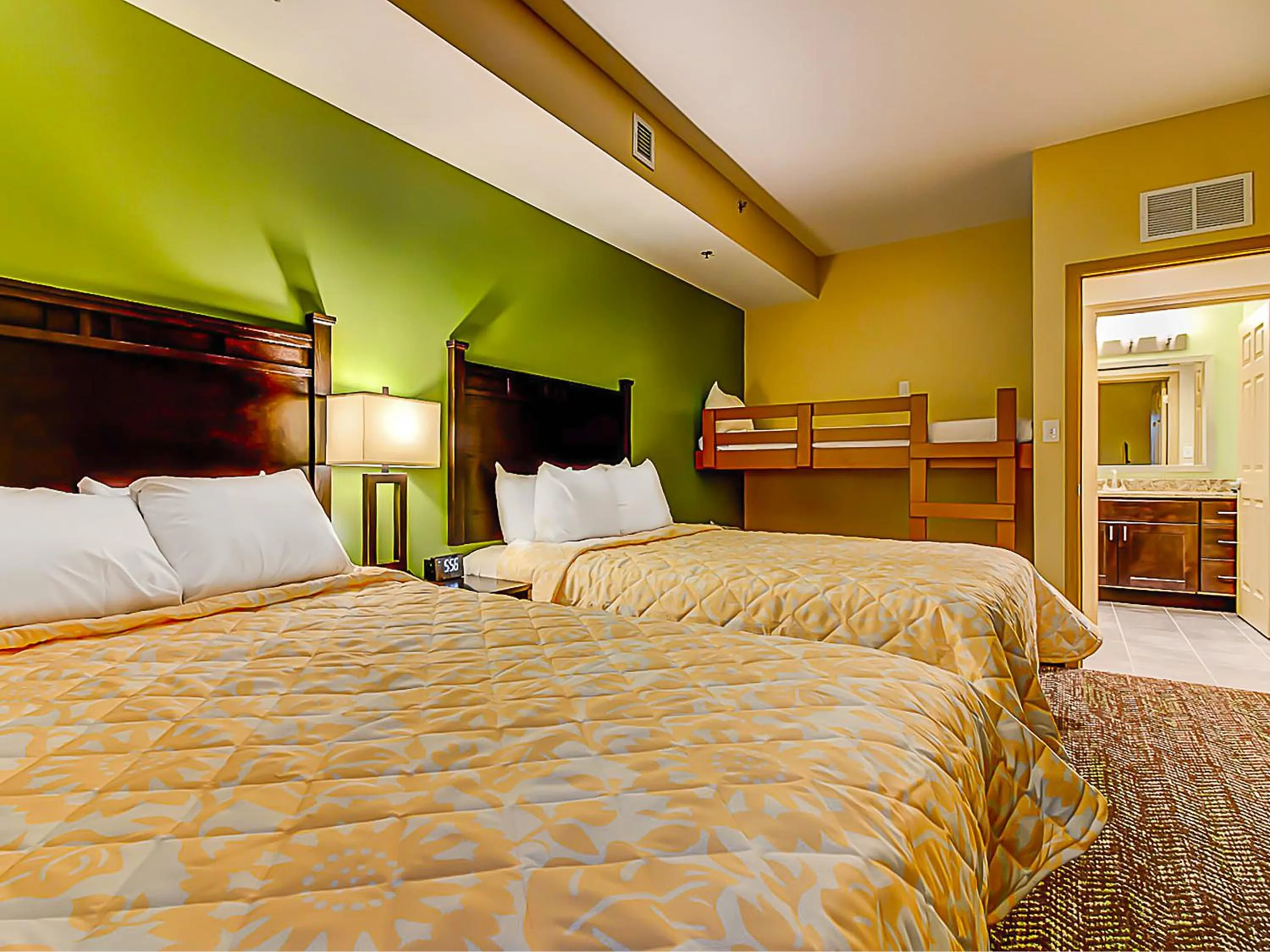 Bed in The Resort at Governor's Crossing