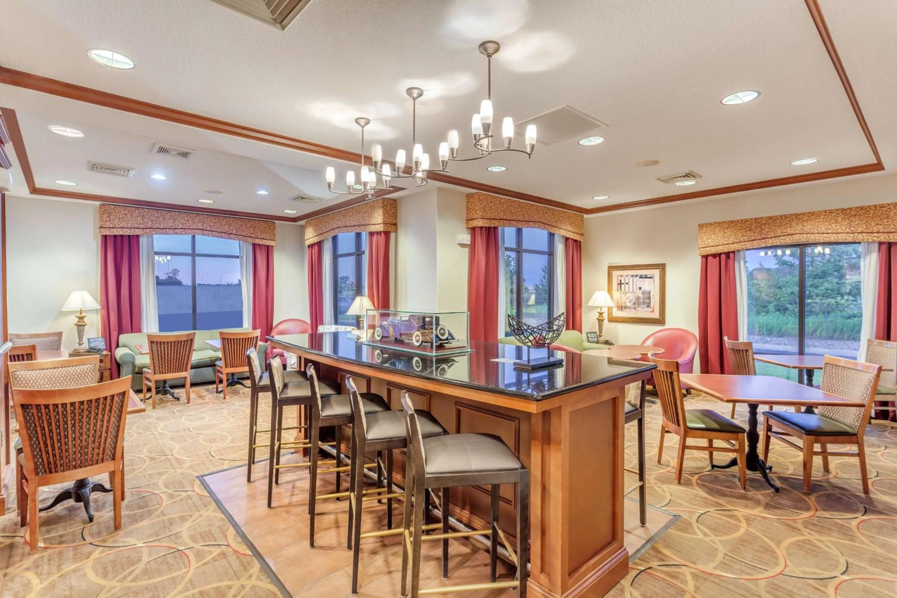 Lobby or reception in Hampton Inn Auburn