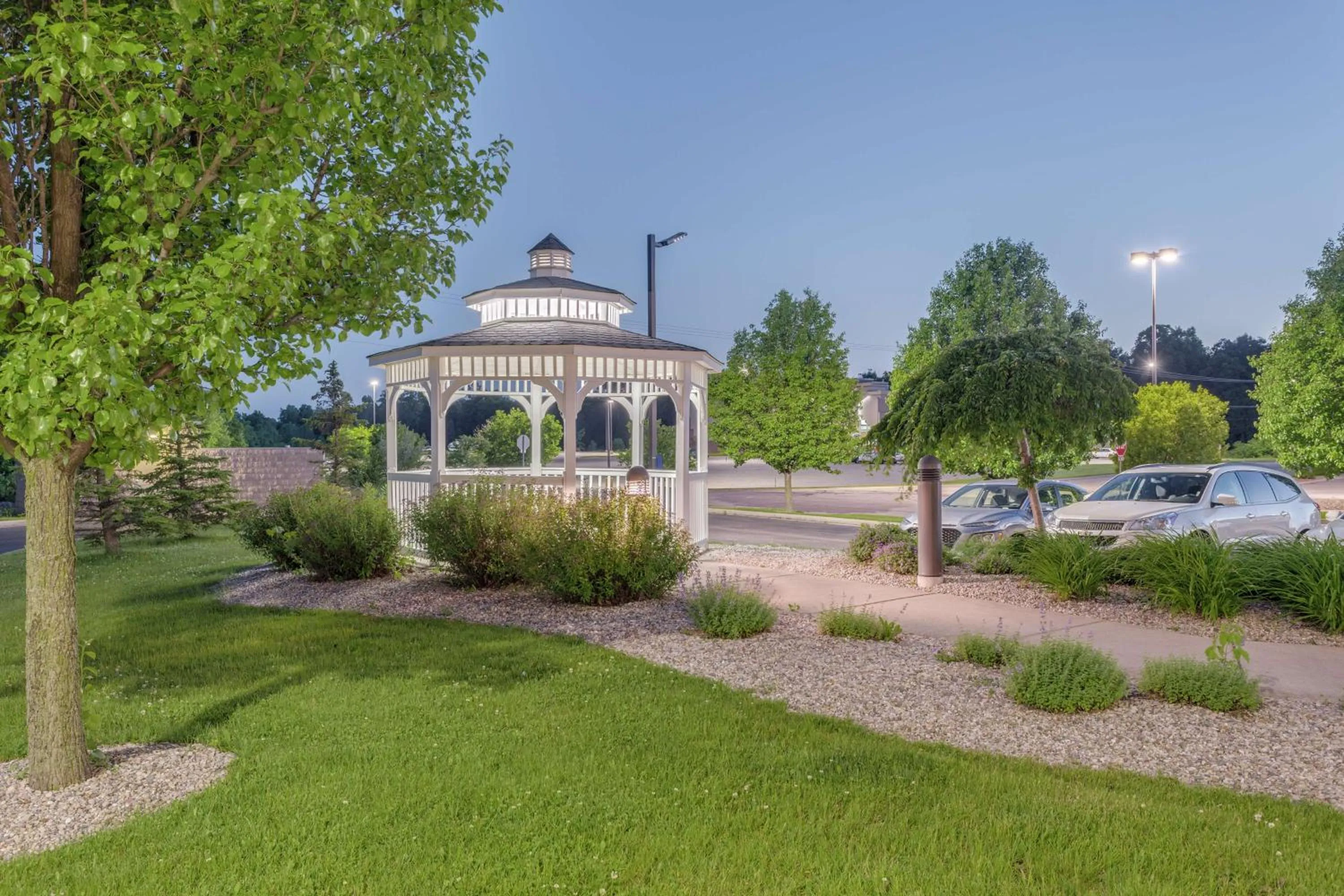 Patio in Hampton Inn Auburn