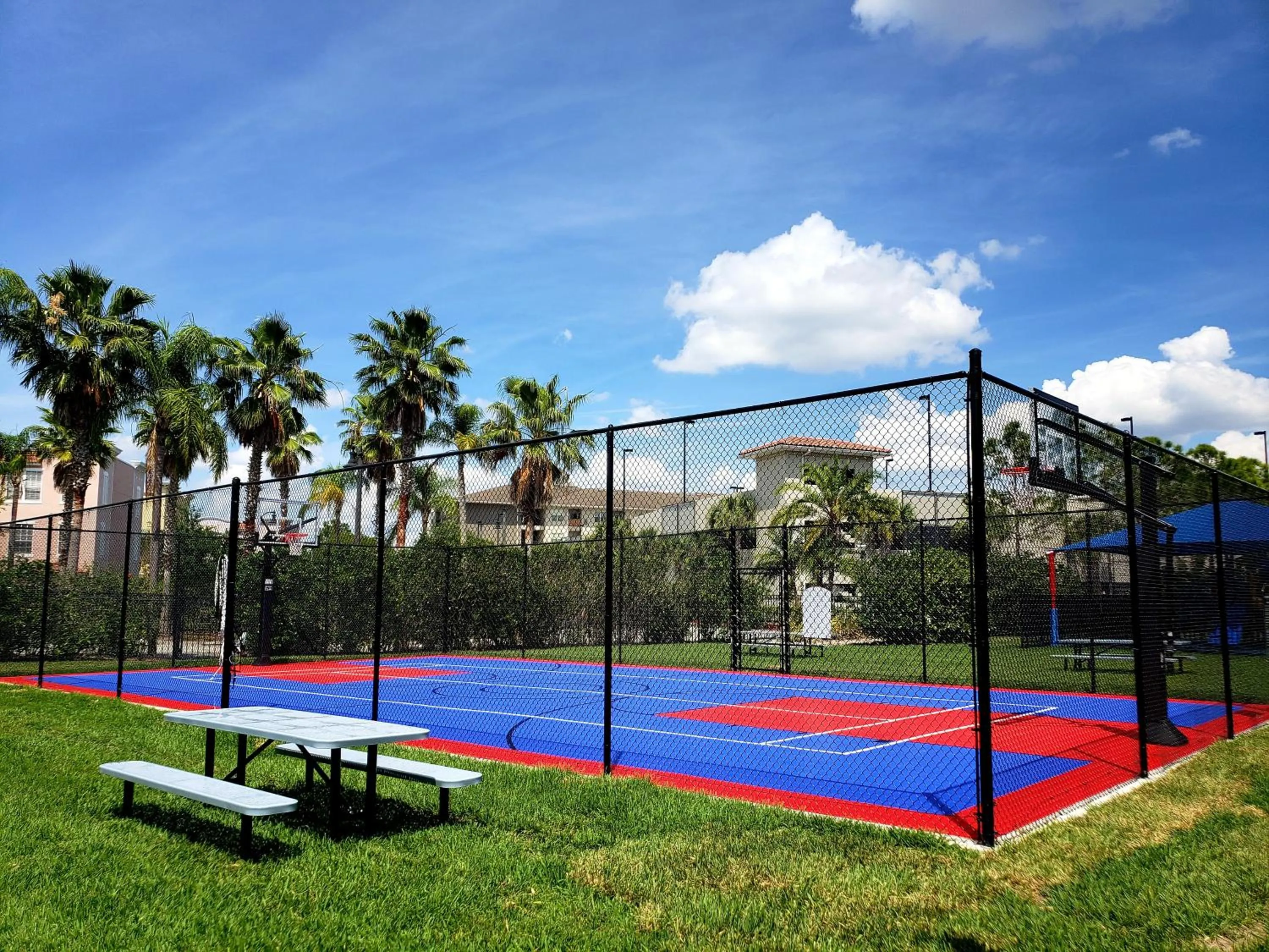 Tennis court in Orlando Resort Rentals at Universal Boulevard