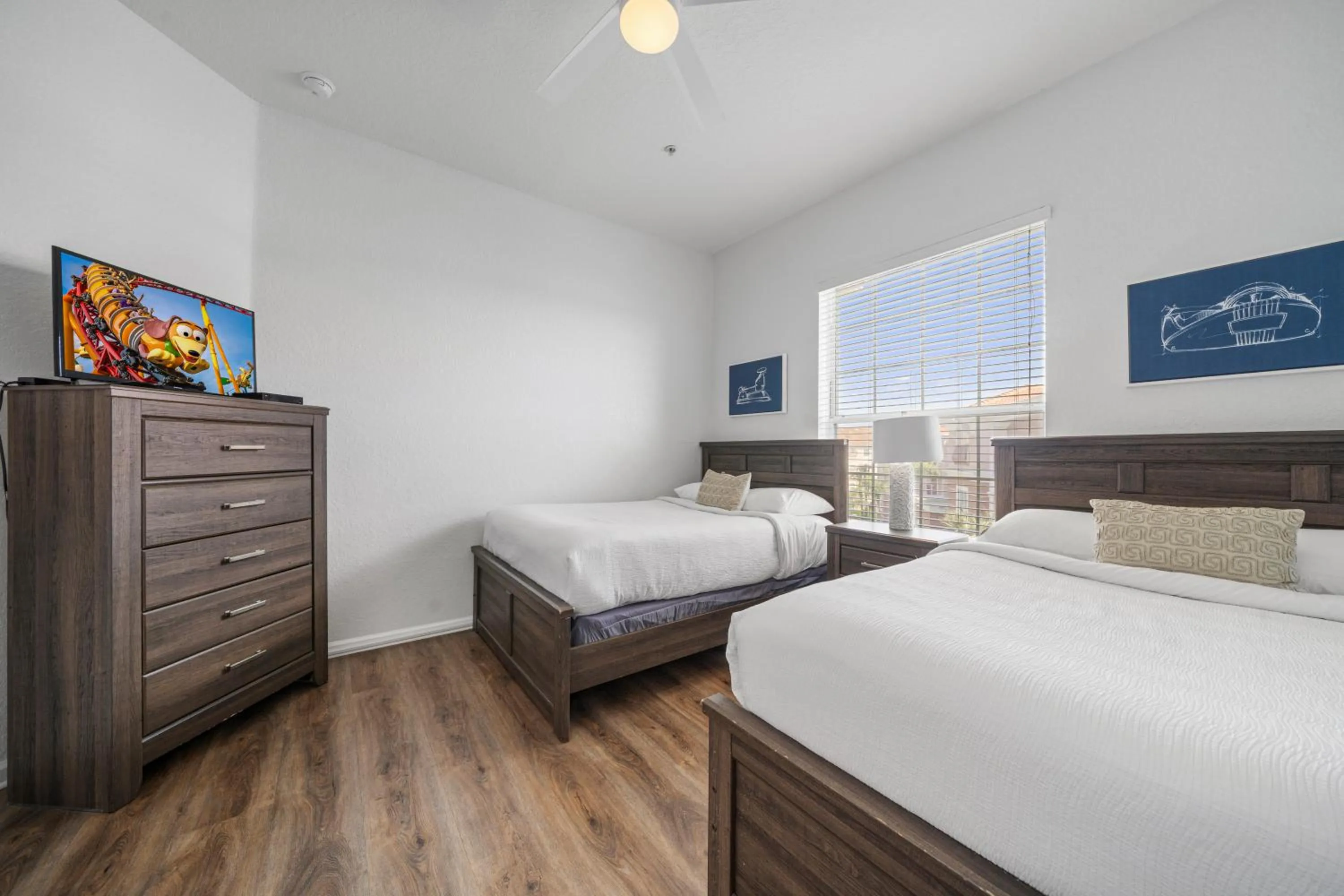 Bed in Orlando Resort Rentals at Universal Boulevard