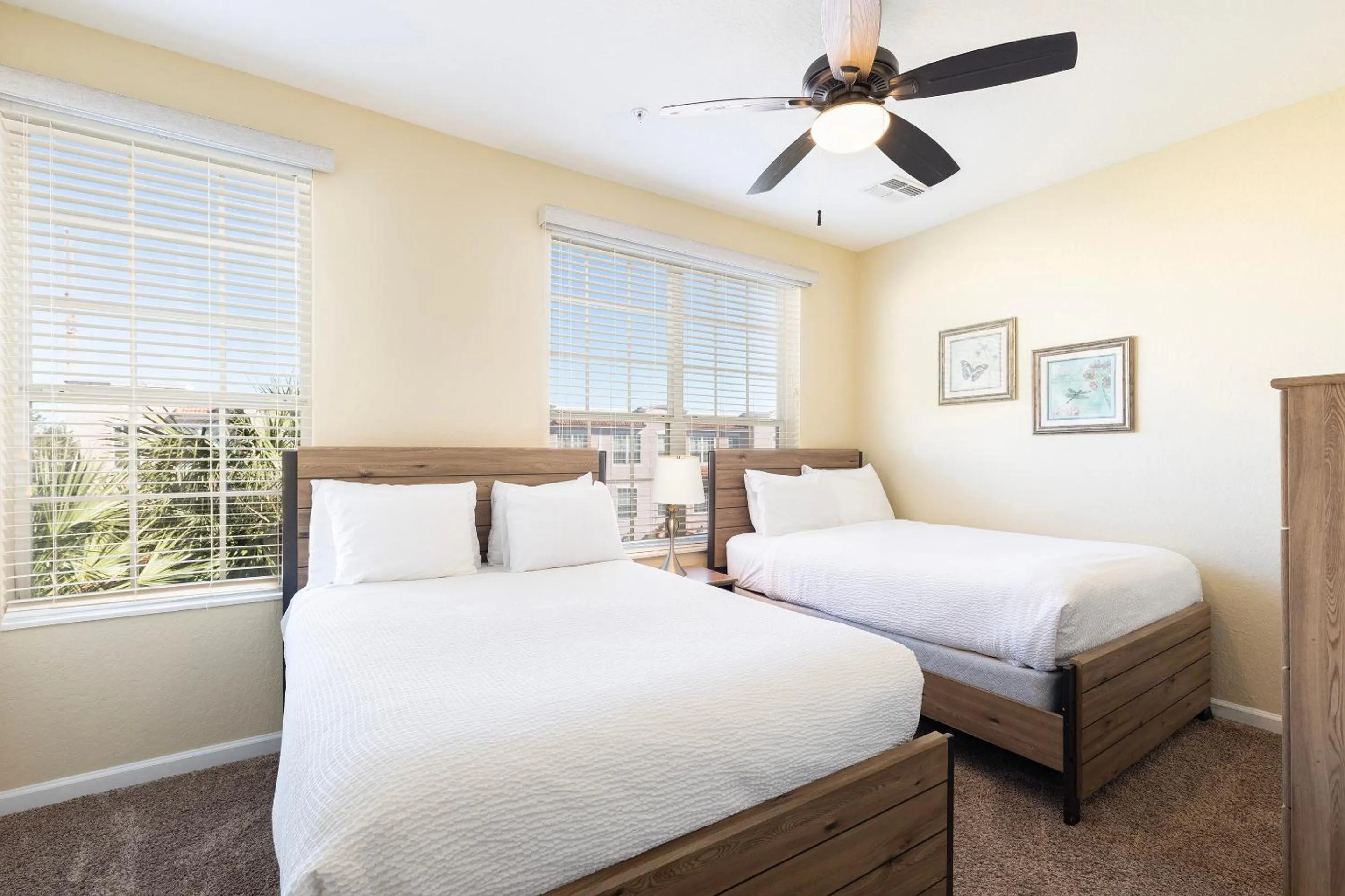 Bed in Orlando Resort Rentals at Universal Boulevard