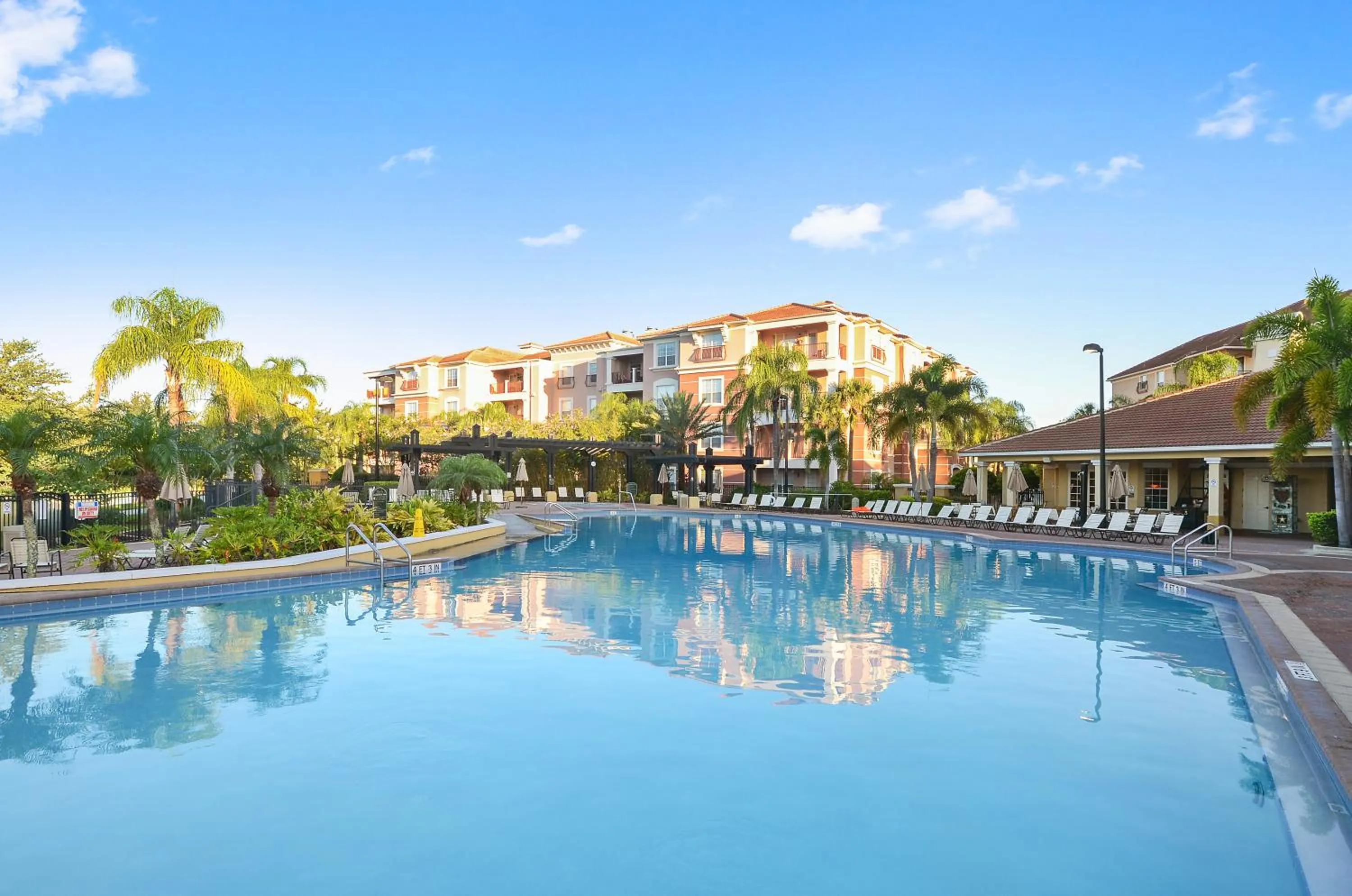 Swimming pool in Orlando Resort Rentals at Universal Boulevard