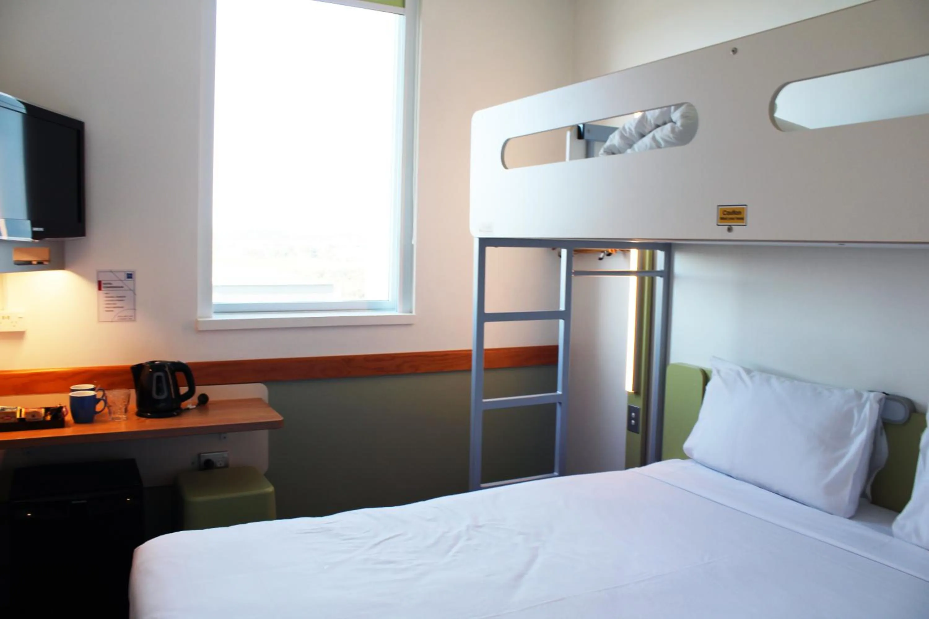 Bed in ibis Budget Auckland Airport