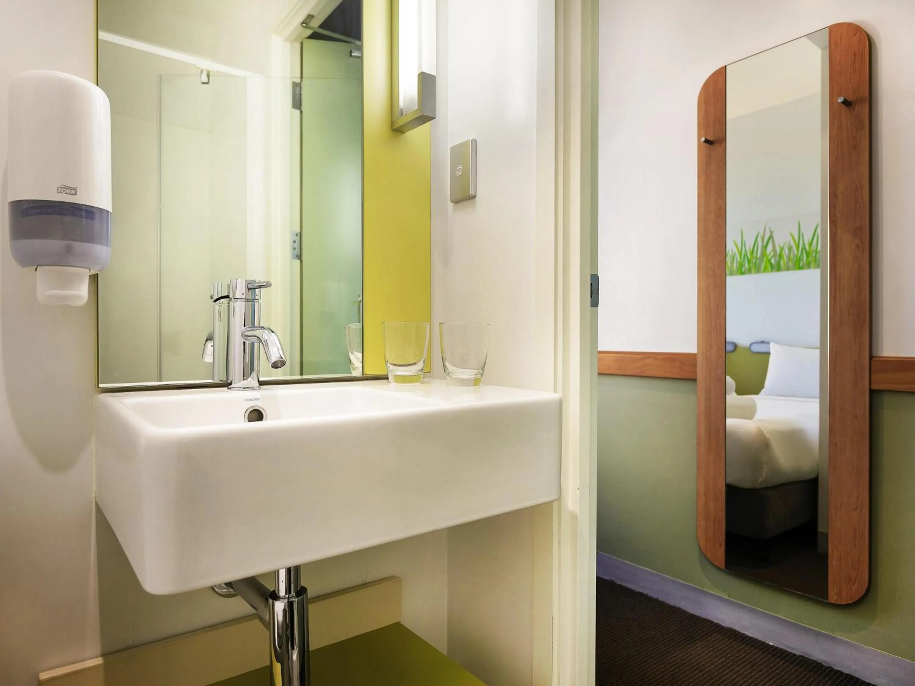 Bedroom in ibis Budget Auckland Airport