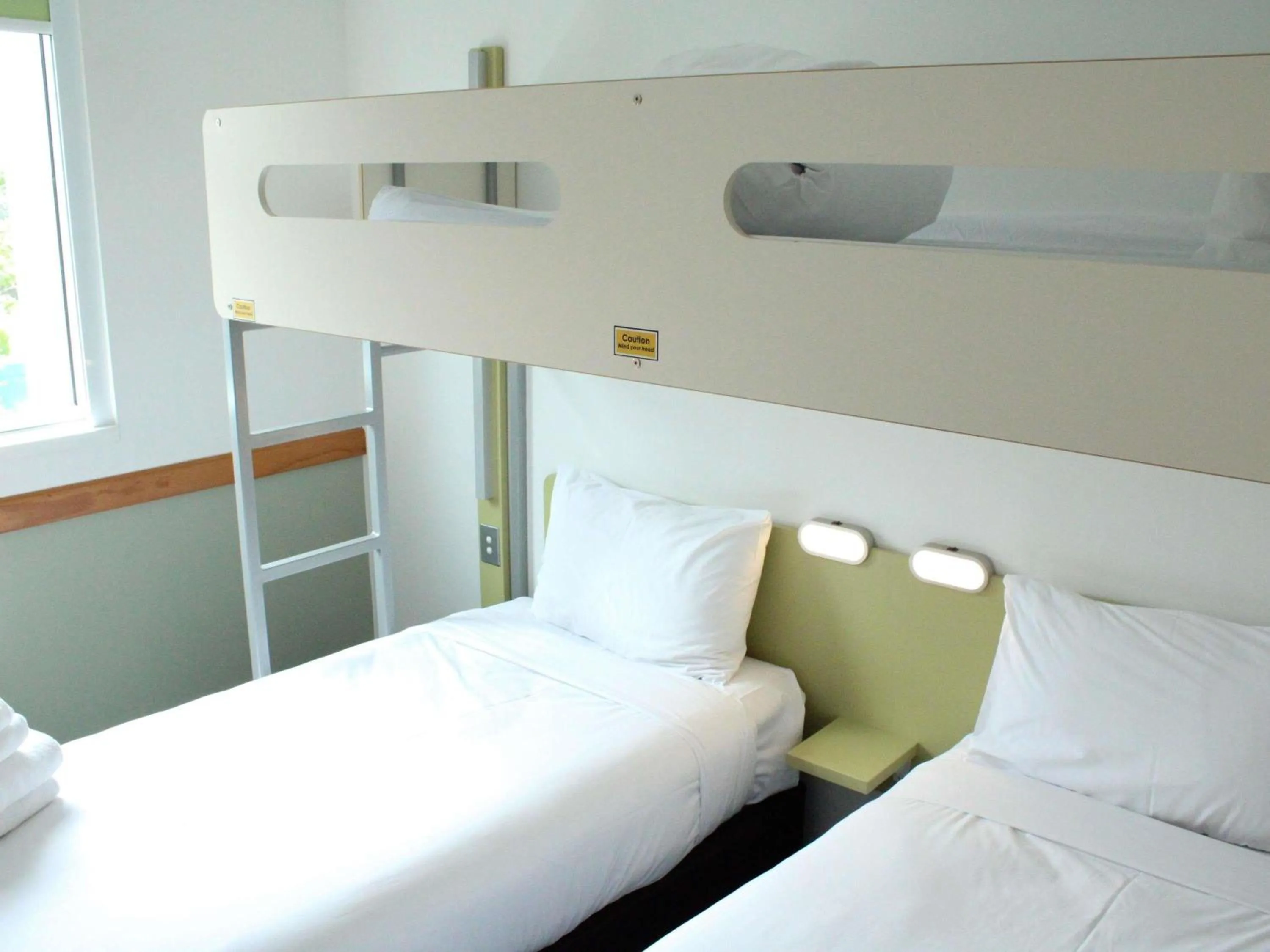 Bedroom, Bed in ibis Budget Auckland Airport