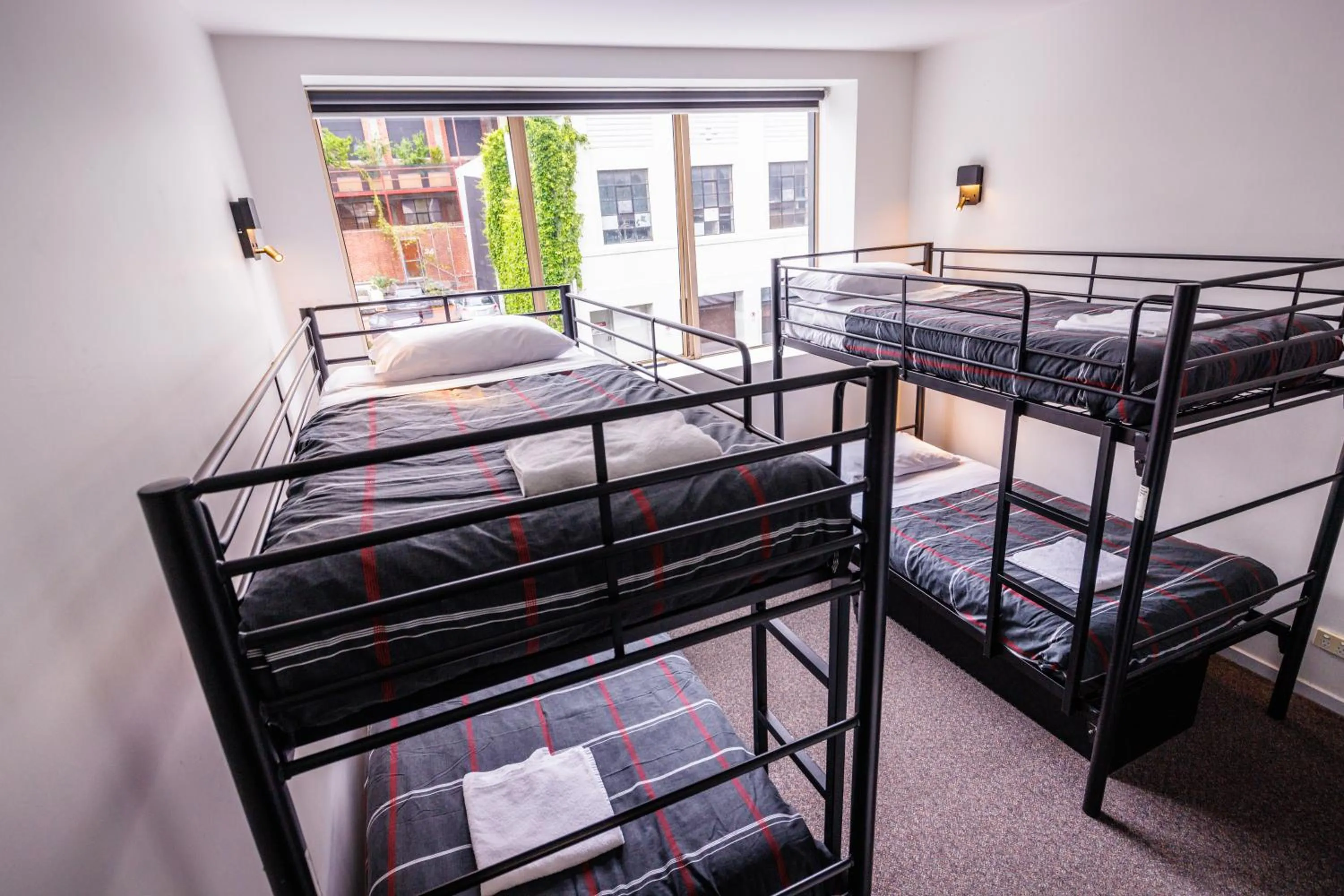 Bedroom, Bed in YHA Hobart Central