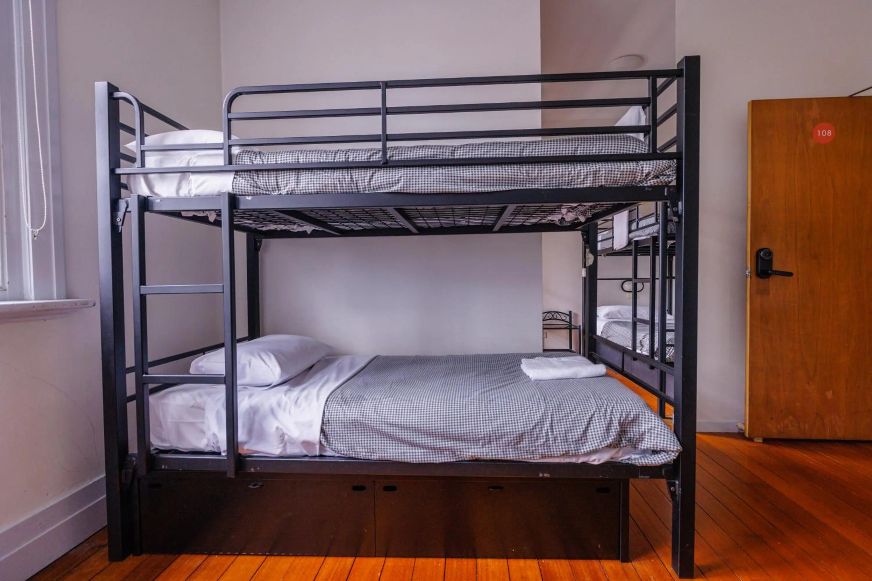 Bedroom, Bed in YHA Hobart Central