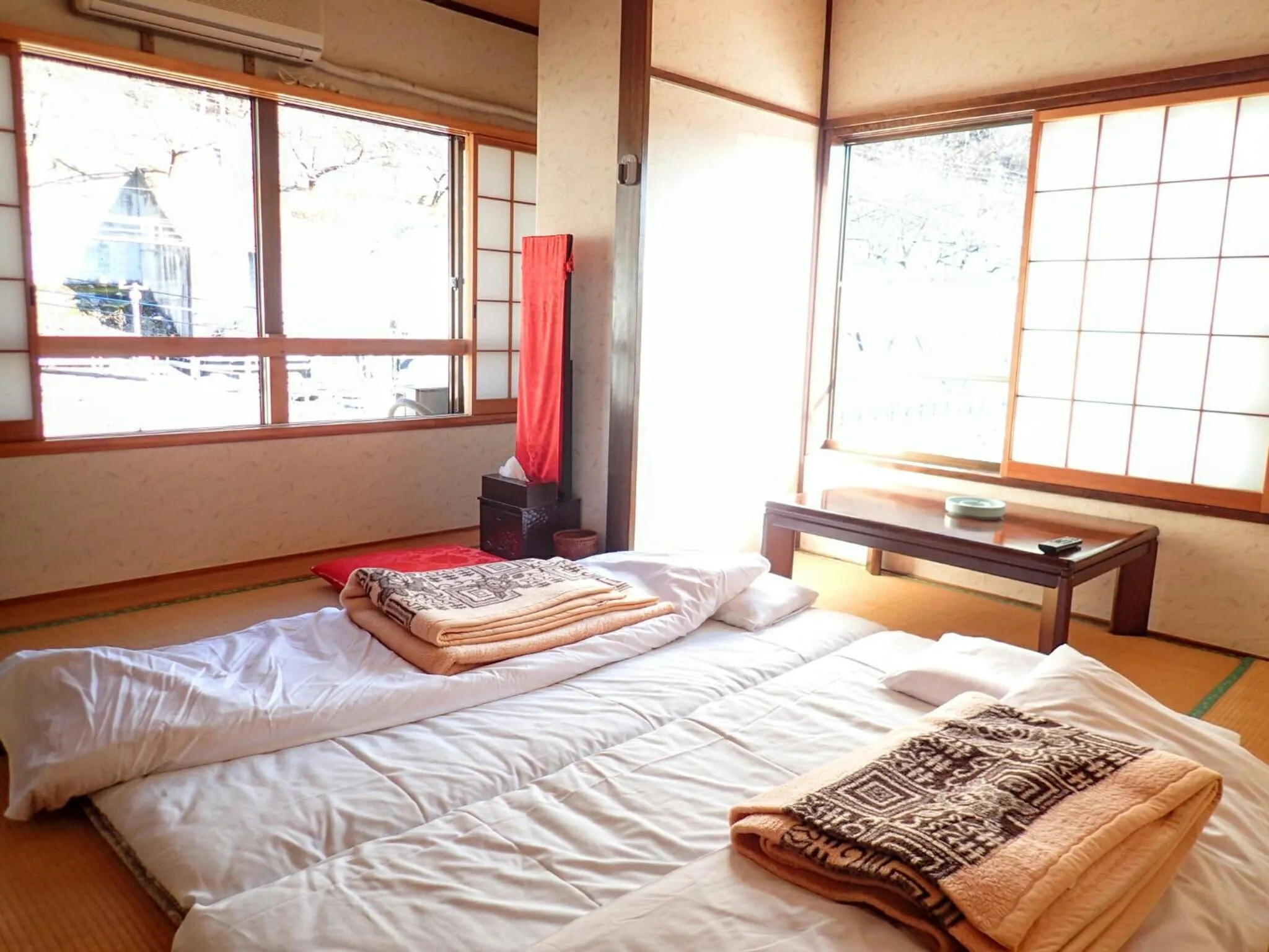 Photo of the whole room, Bed in Oyado Matsubaya