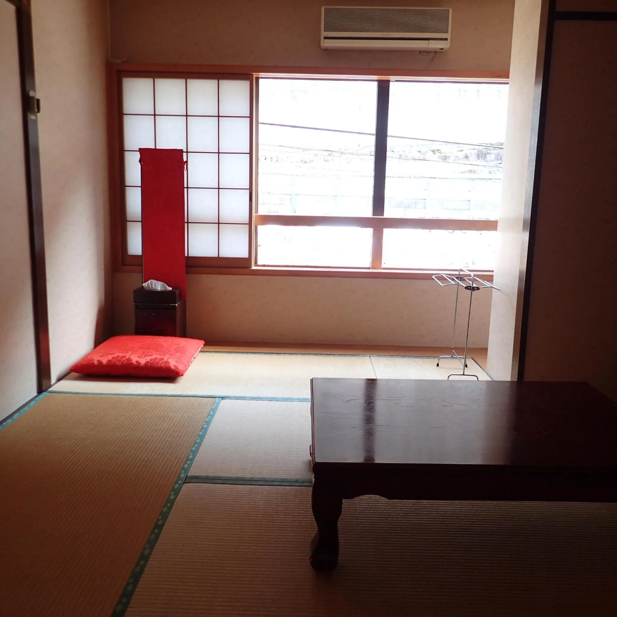 Photo of the whole room, Bed in Oyado Matsubaya