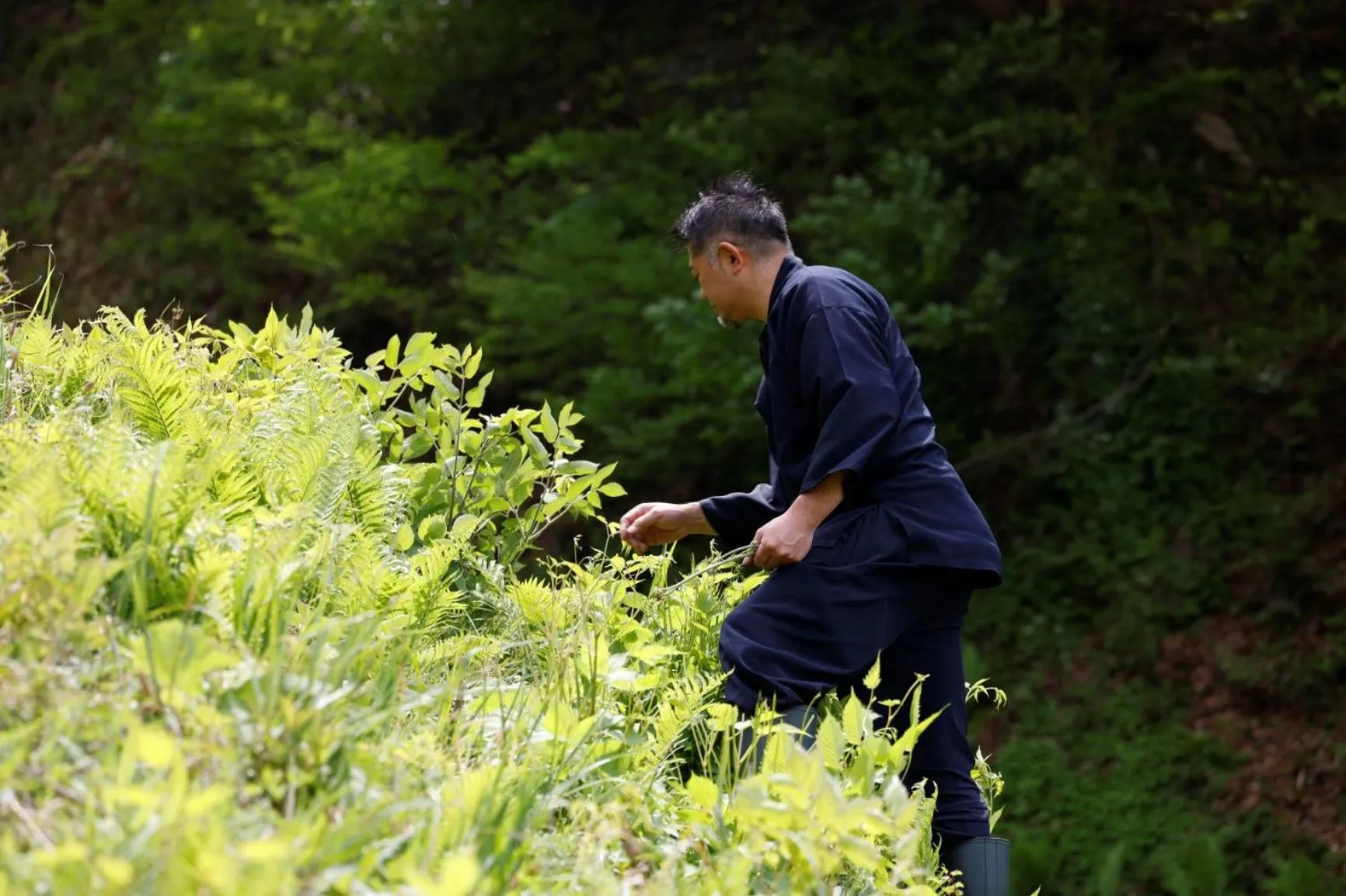 People in Super Hydrogen Rich Spa Yado Kanzan