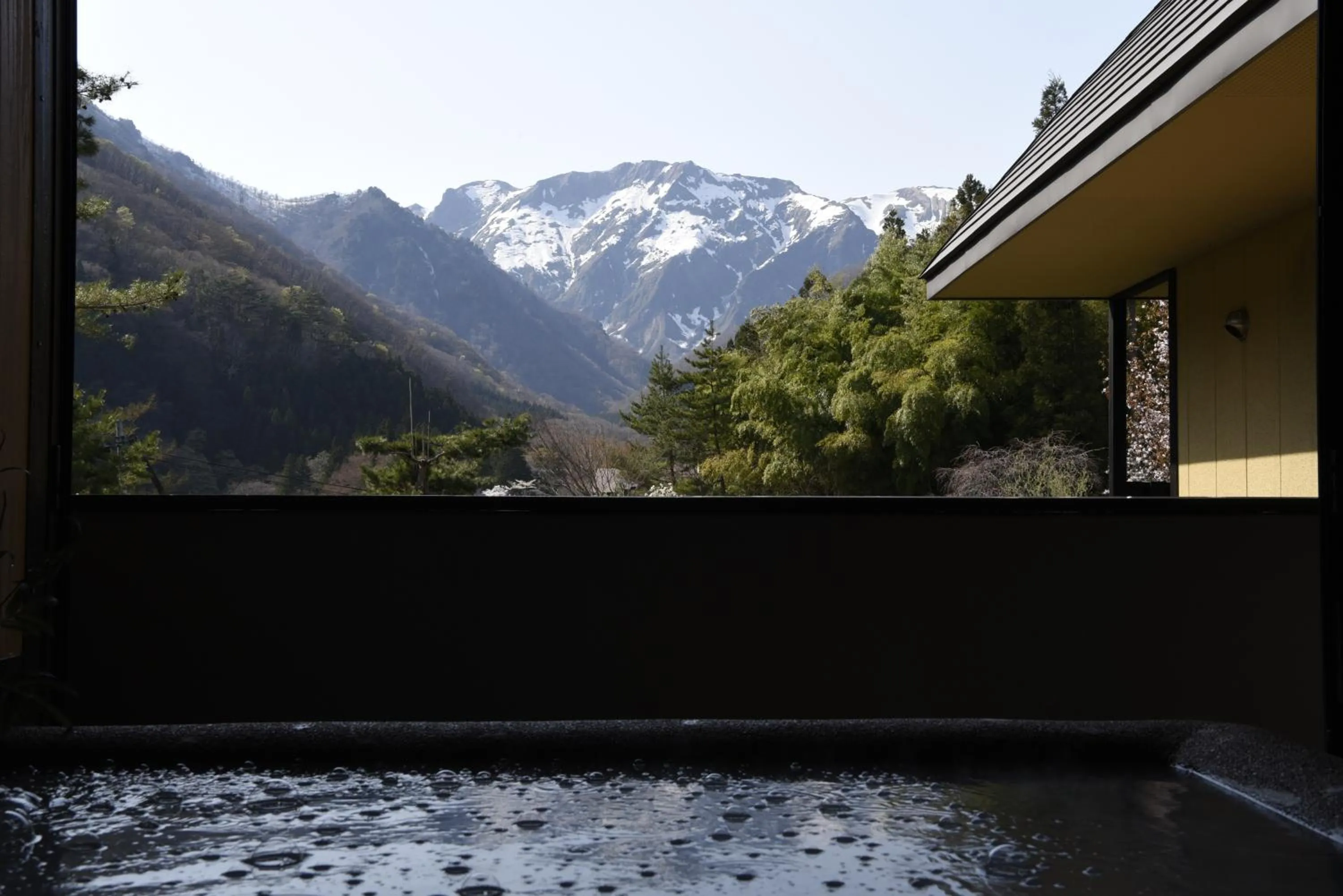 Open Air Bath in Super Hydrogen Rich Spa Yado Kanzan