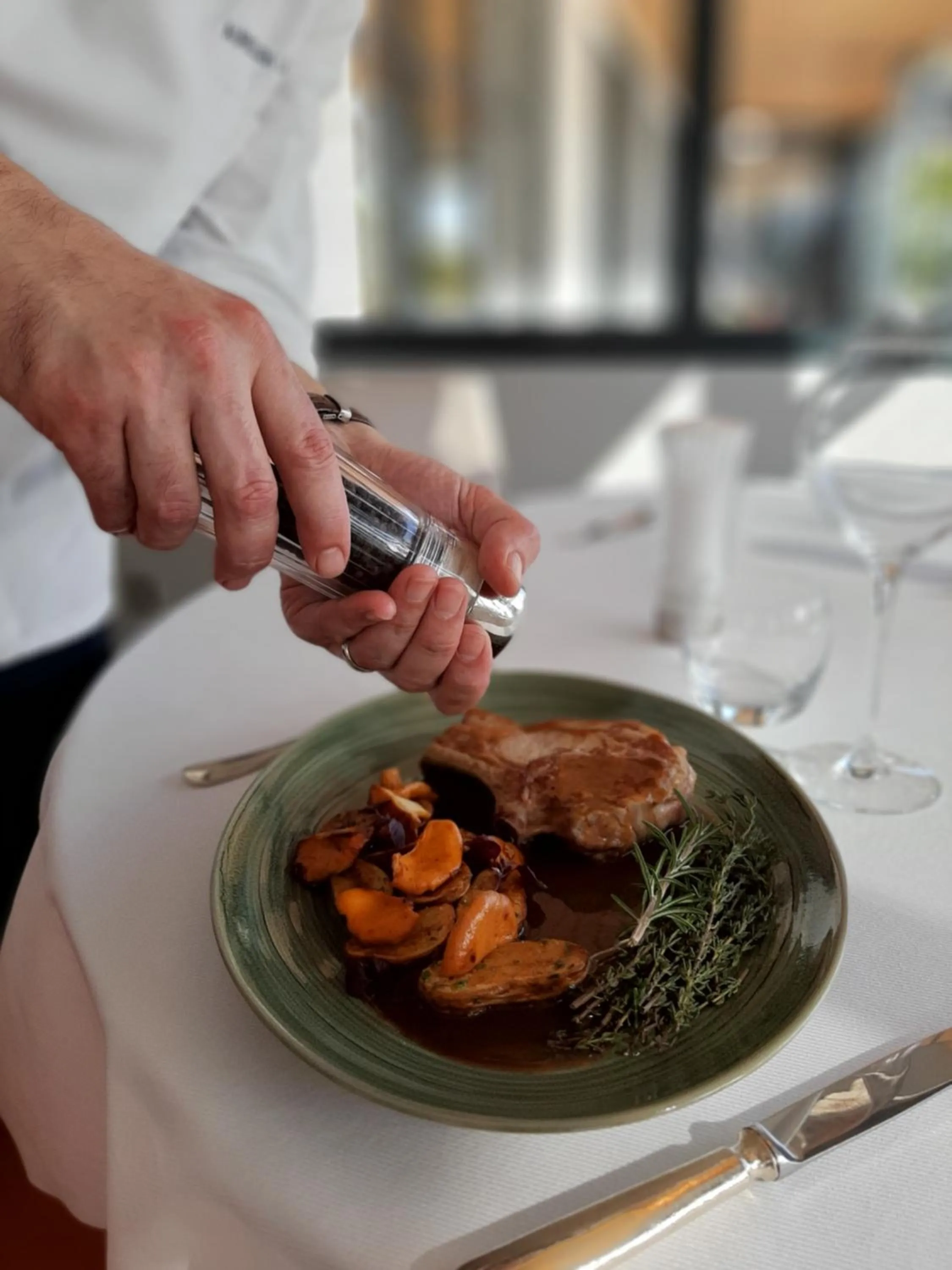 Food in Logis Hotel Relais Saint Jacques - Châteauroux