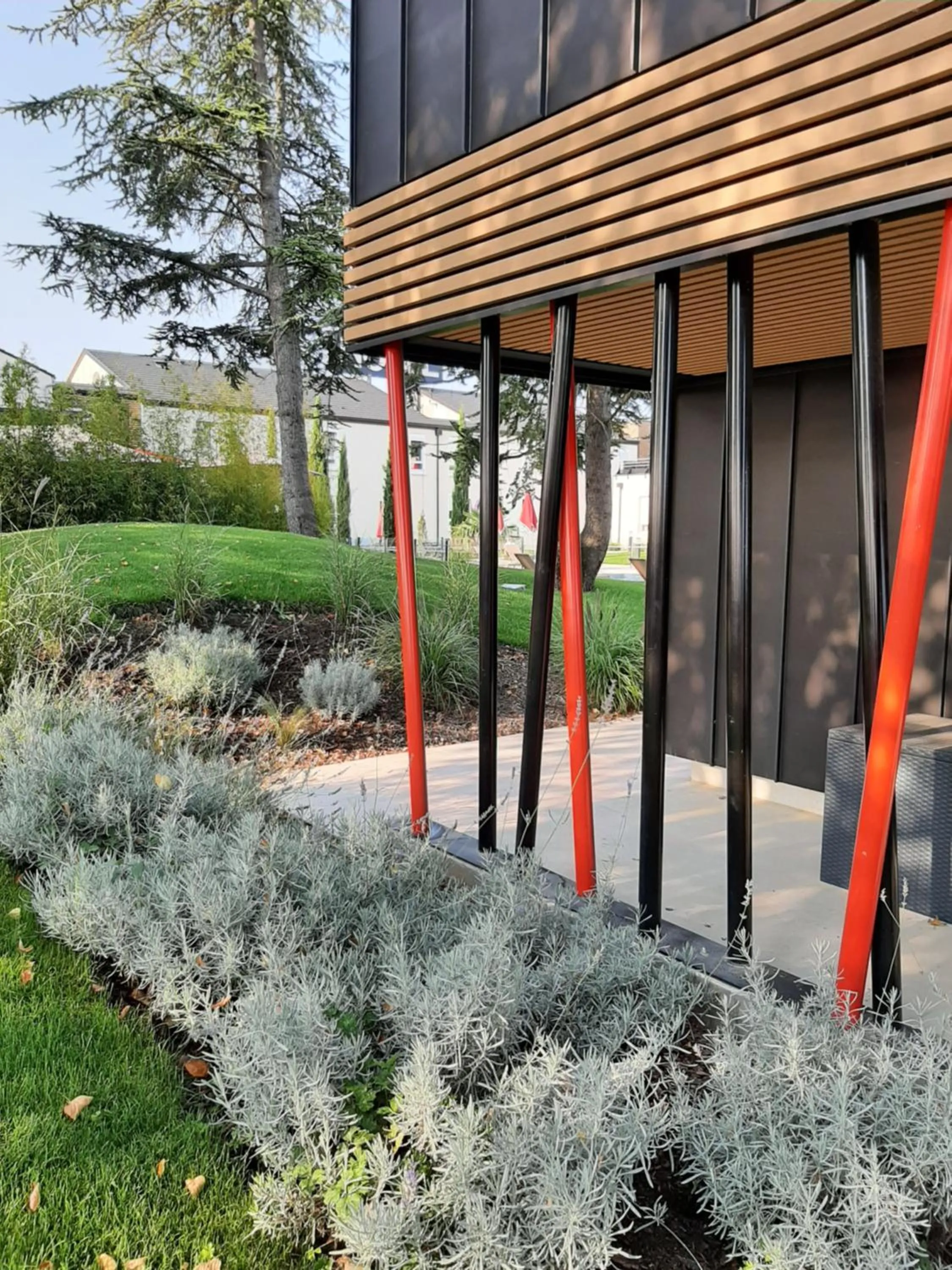Garden in Logis Hotel Relais Saint Jacques - Châteauroux