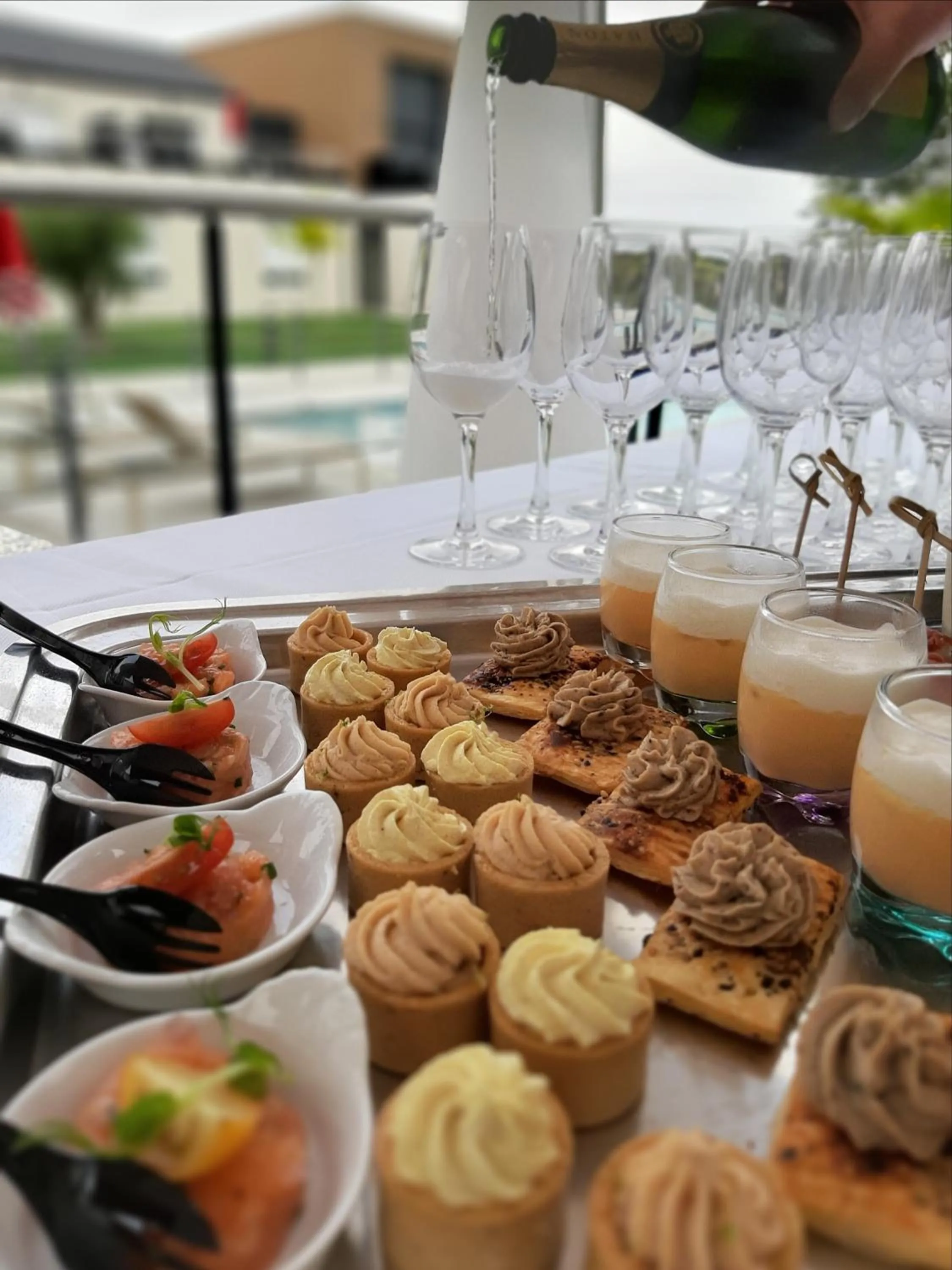Food and drinks in Logis Hotel Relais Saint Jacques - Châteauroux