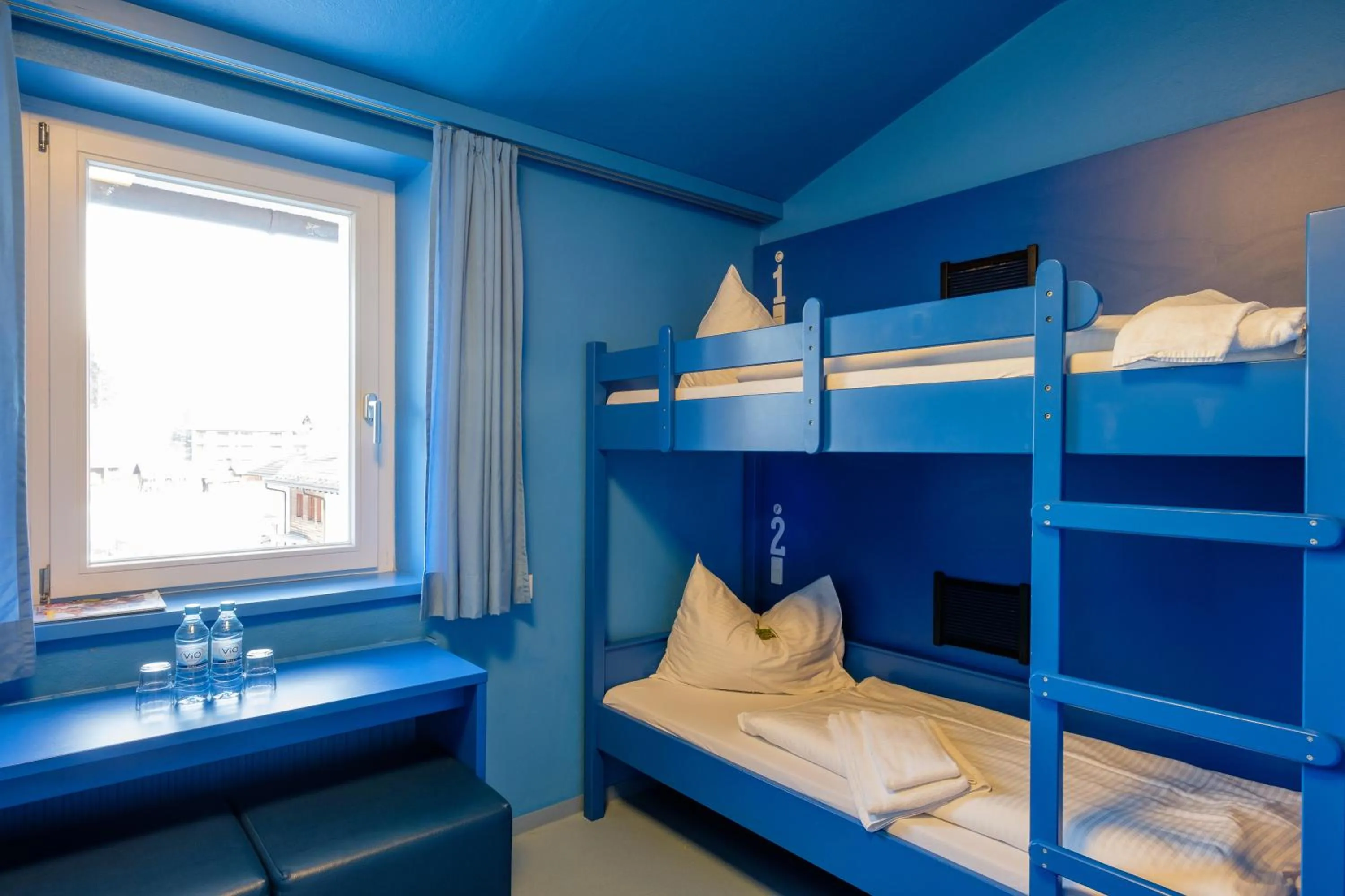 Twin Room with Shower in Jugendherberge Oberammergau