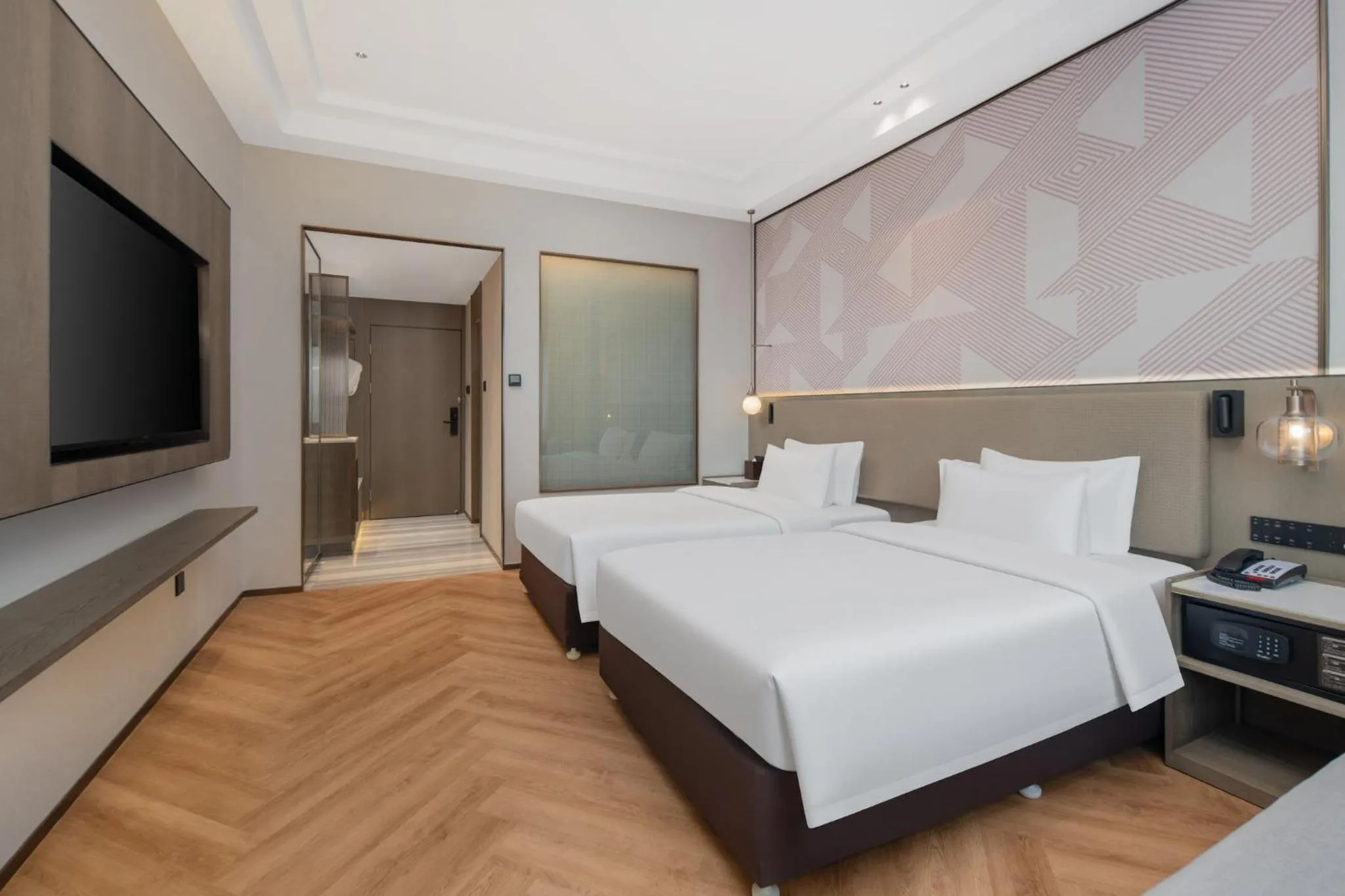 Photo of the whole room, Bed in Crowne Plaza City Center Ningbo by IHG
