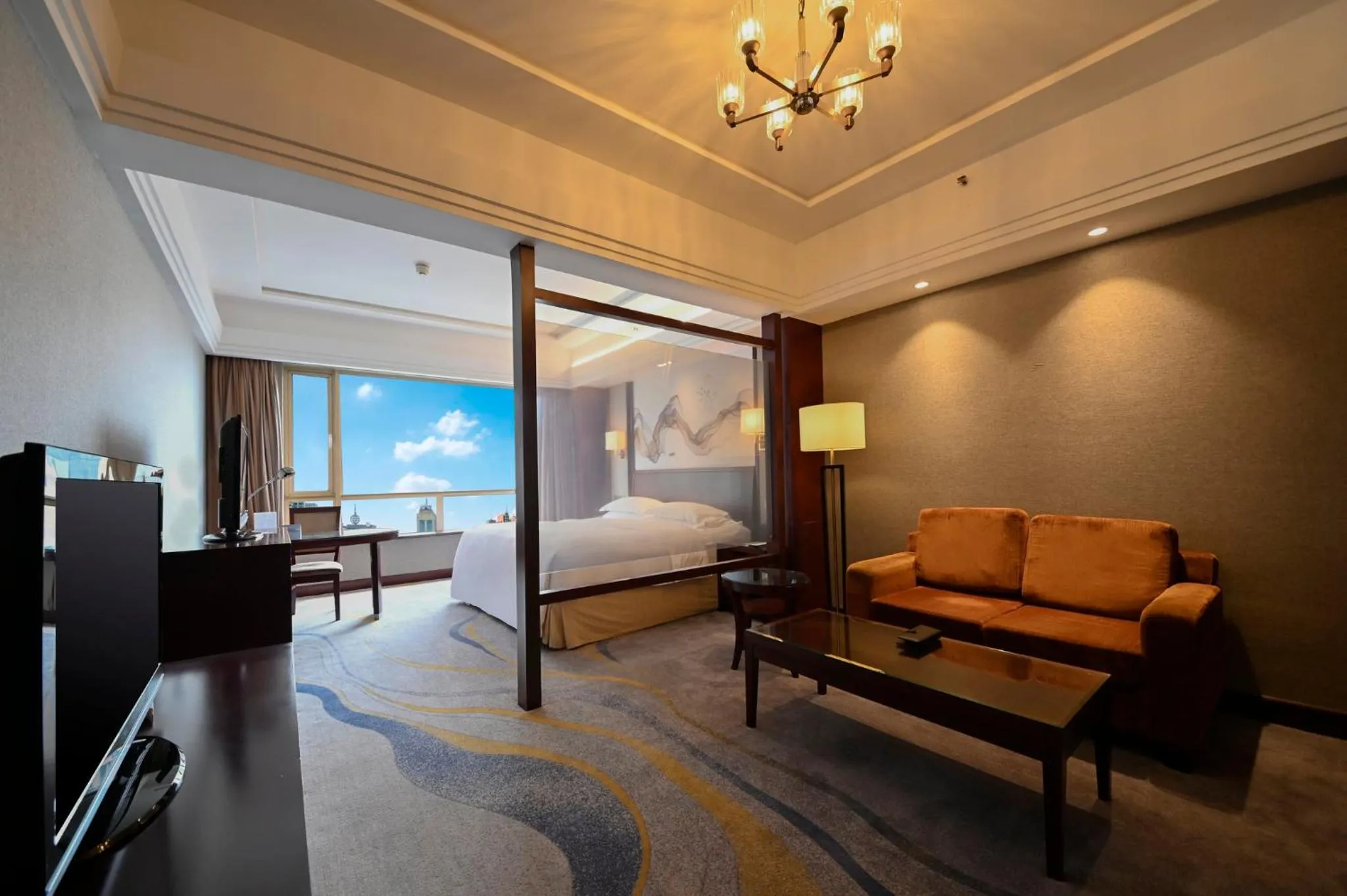 Photo of the whole room, Bed in Crowne Plaza City Center Ningbo by IHG