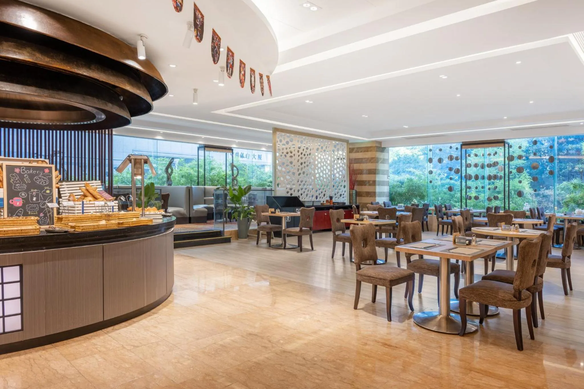 Restaurant/places to eat in Crowne Plaza City Center Ningbo by IHG